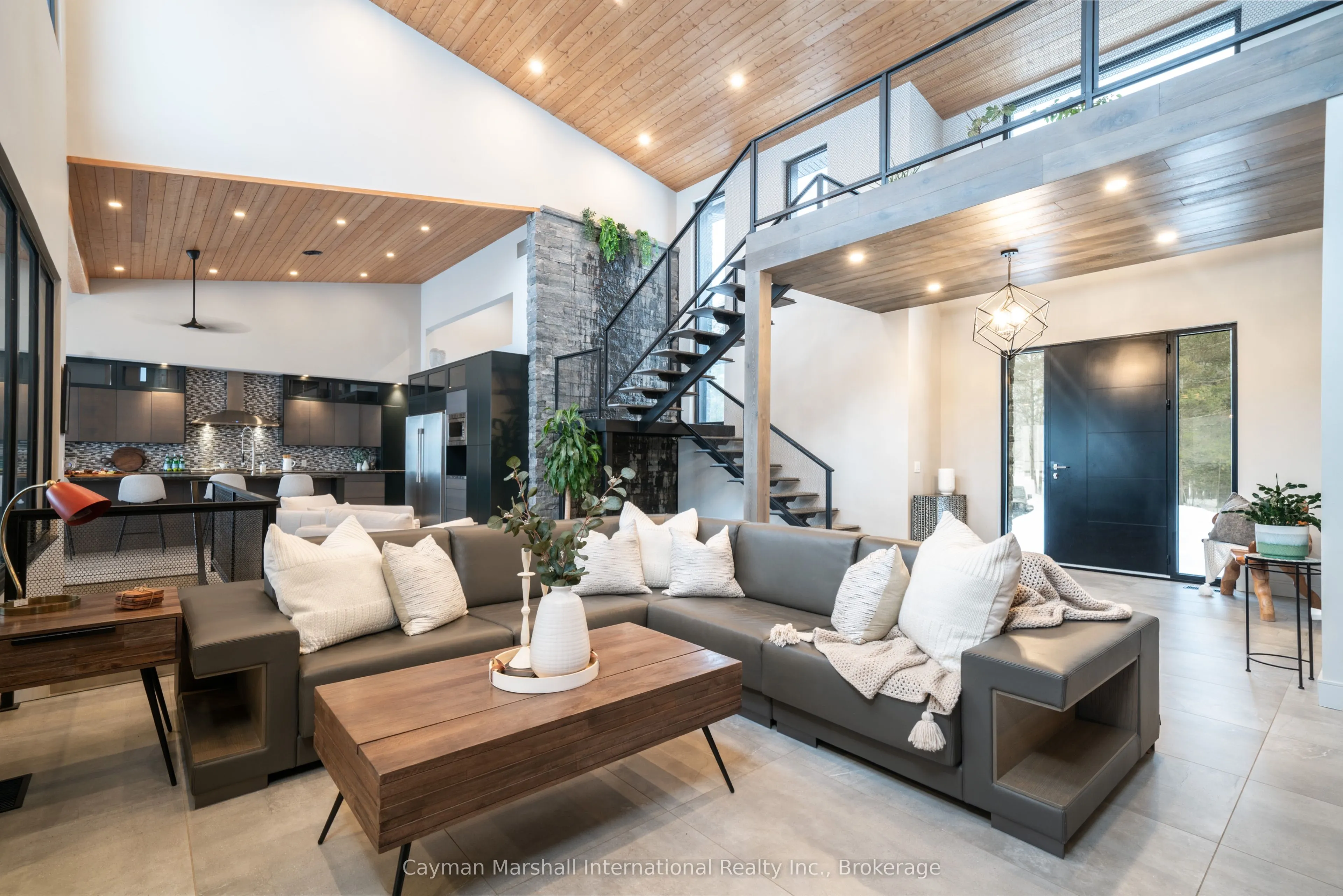 47B George Hunt Memorial Drive W