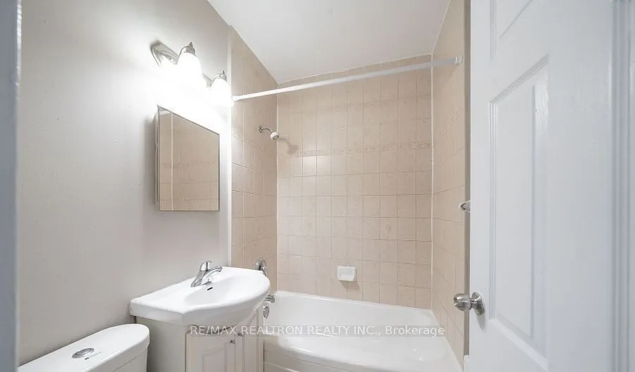468 Ottawa Street, #322C