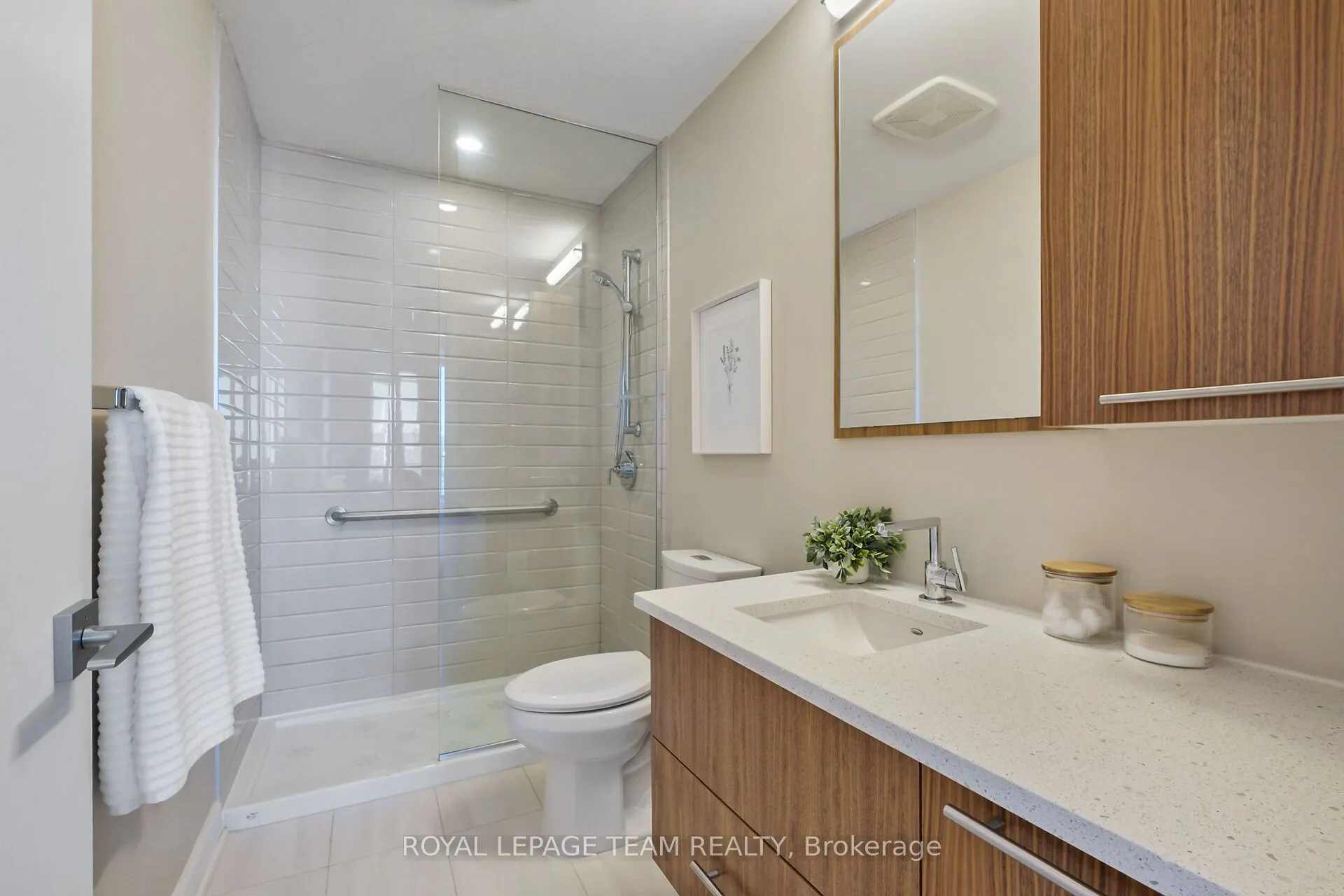 10 Rosemount Avenue, #501