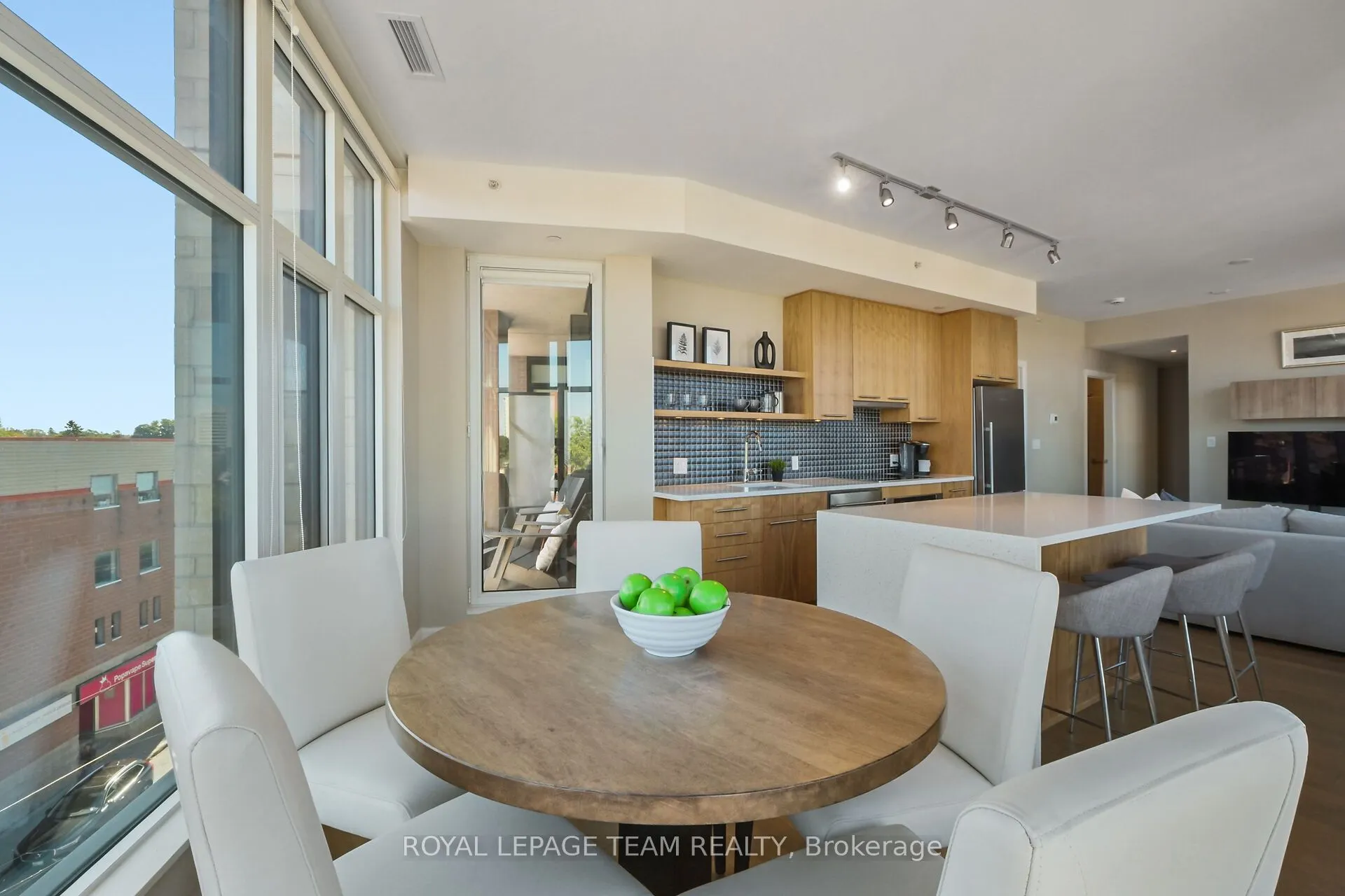 10 Rosemount Avenue, #501