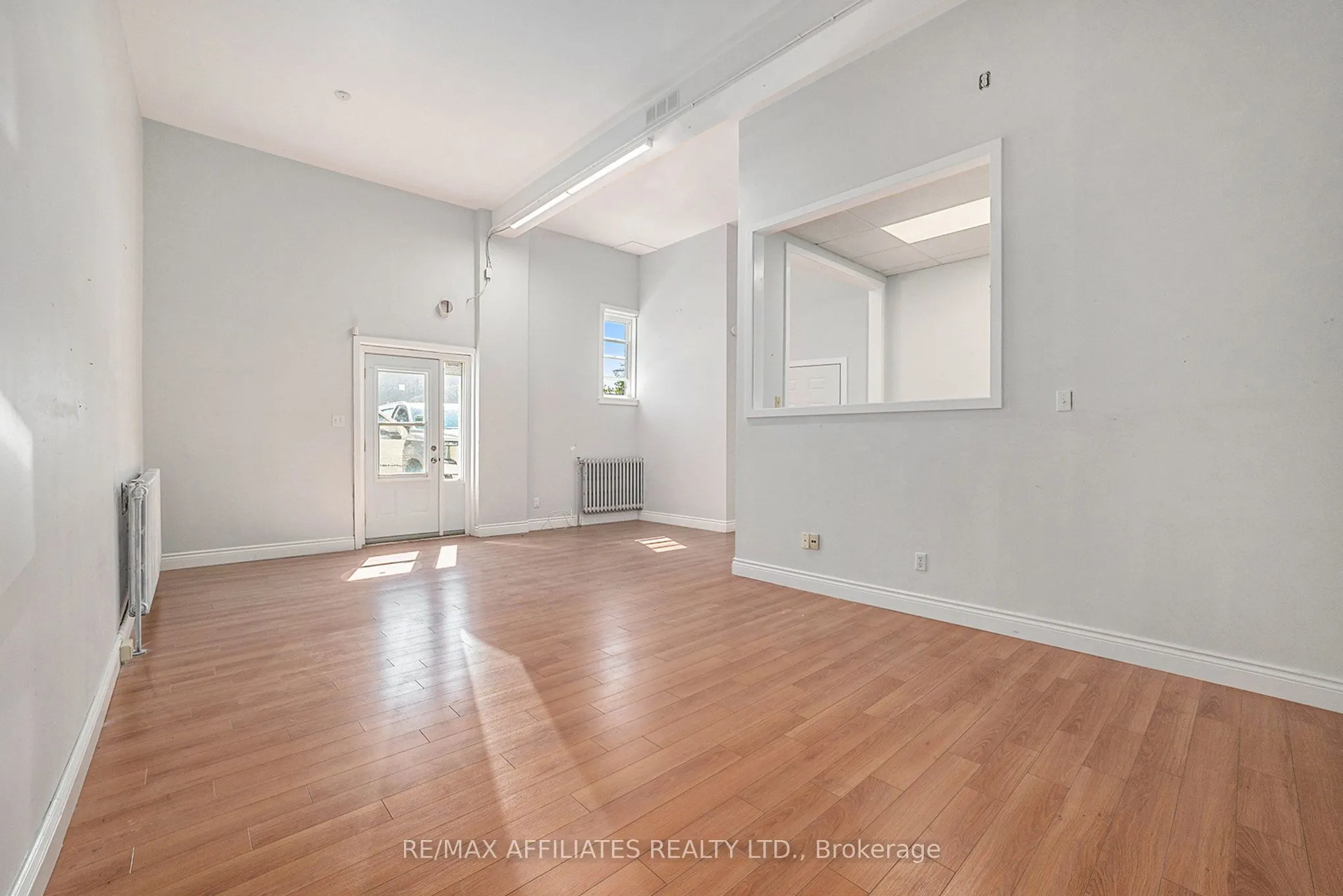 23 Wilson Street W, #C