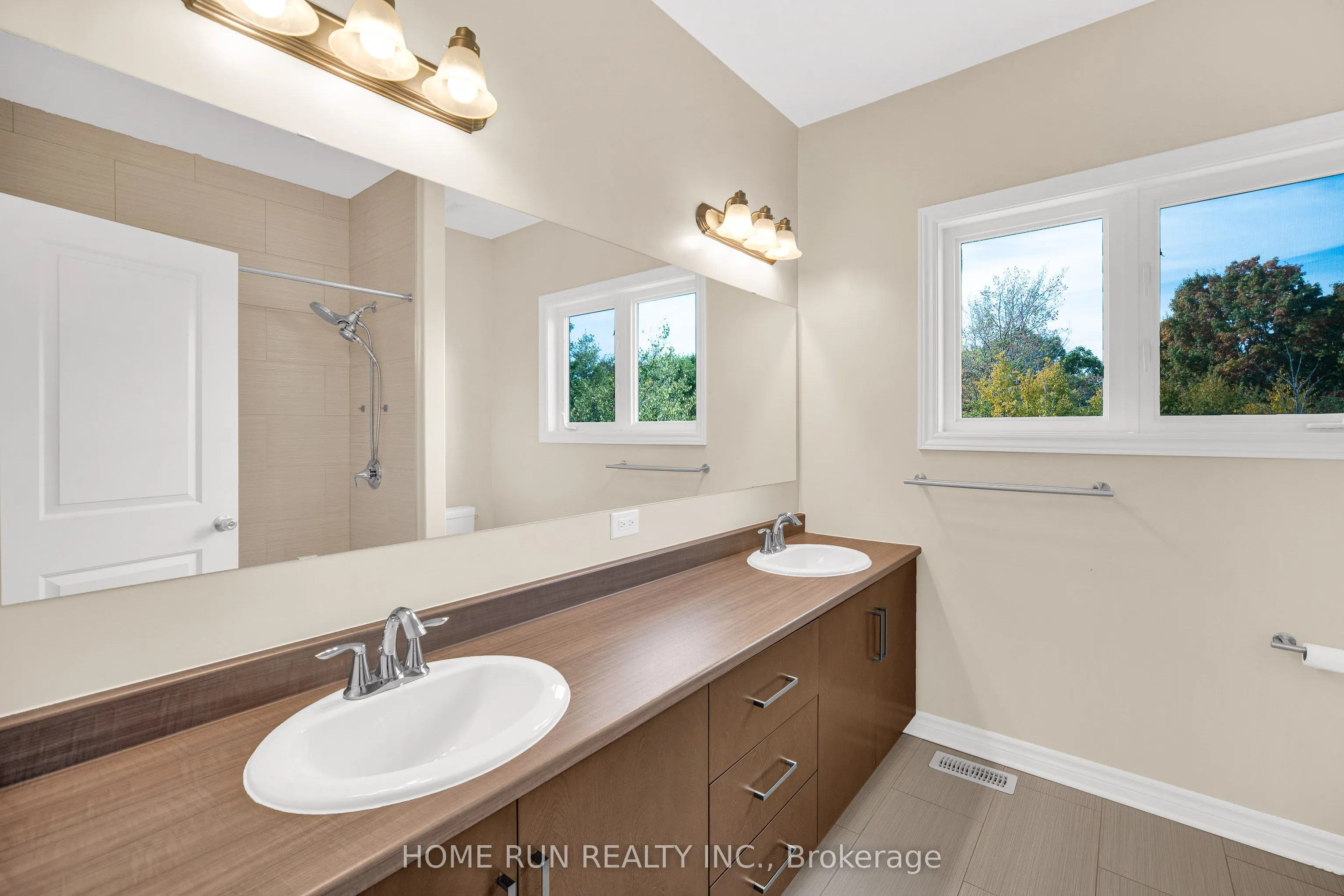 170 Escarpment Crescent