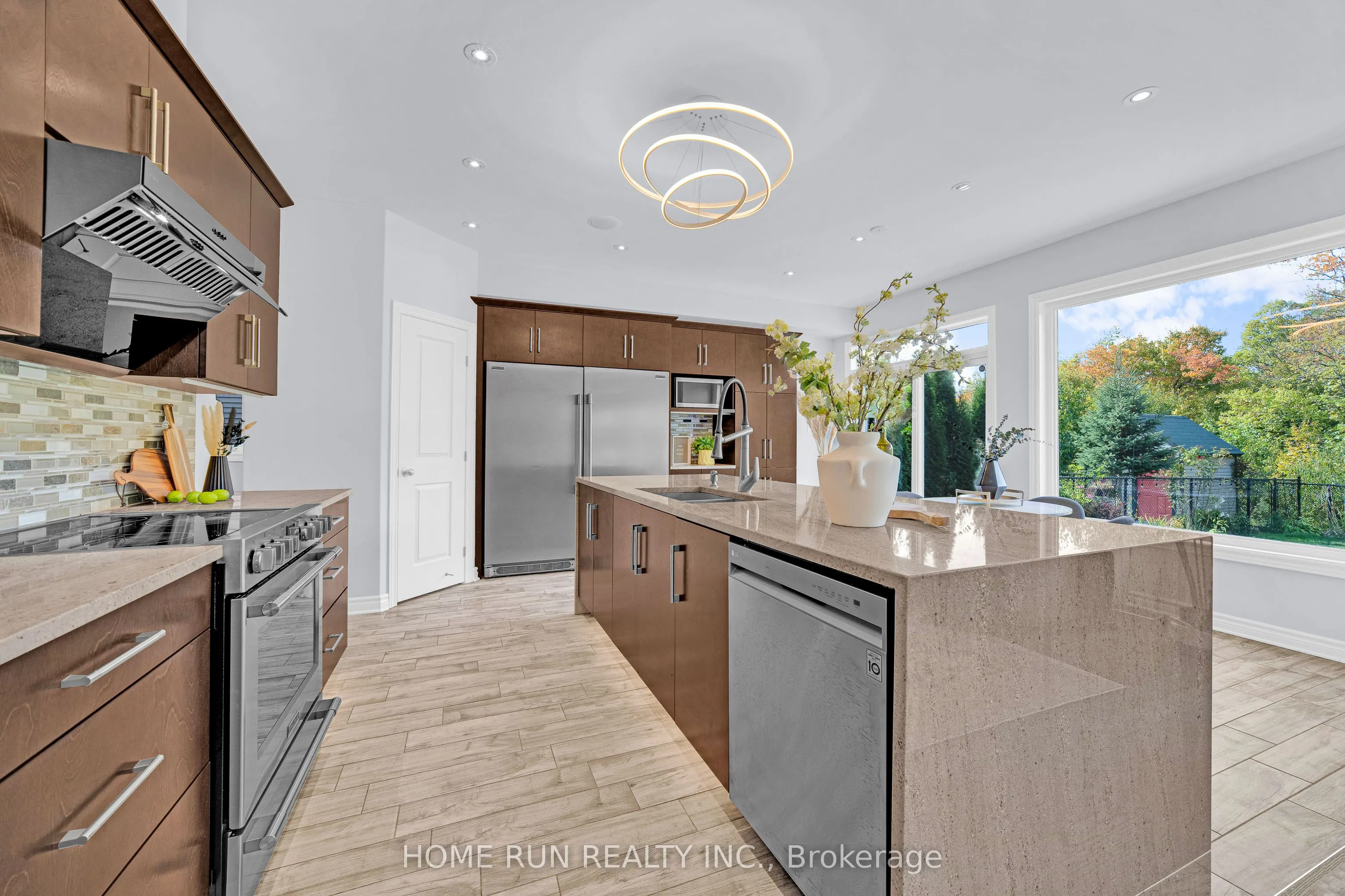 170 Escarpment Crescent