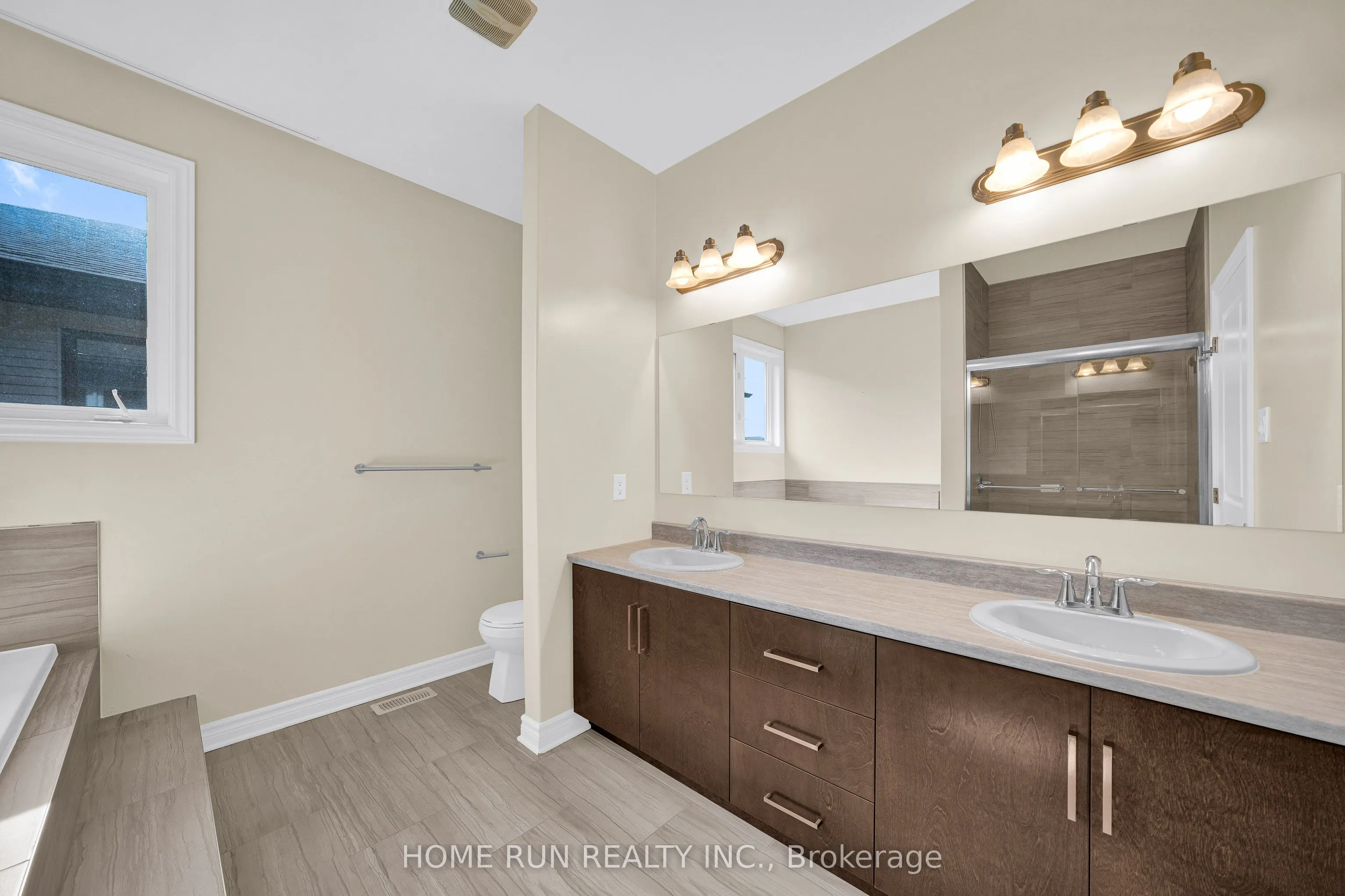 170 Escarpment Crescent