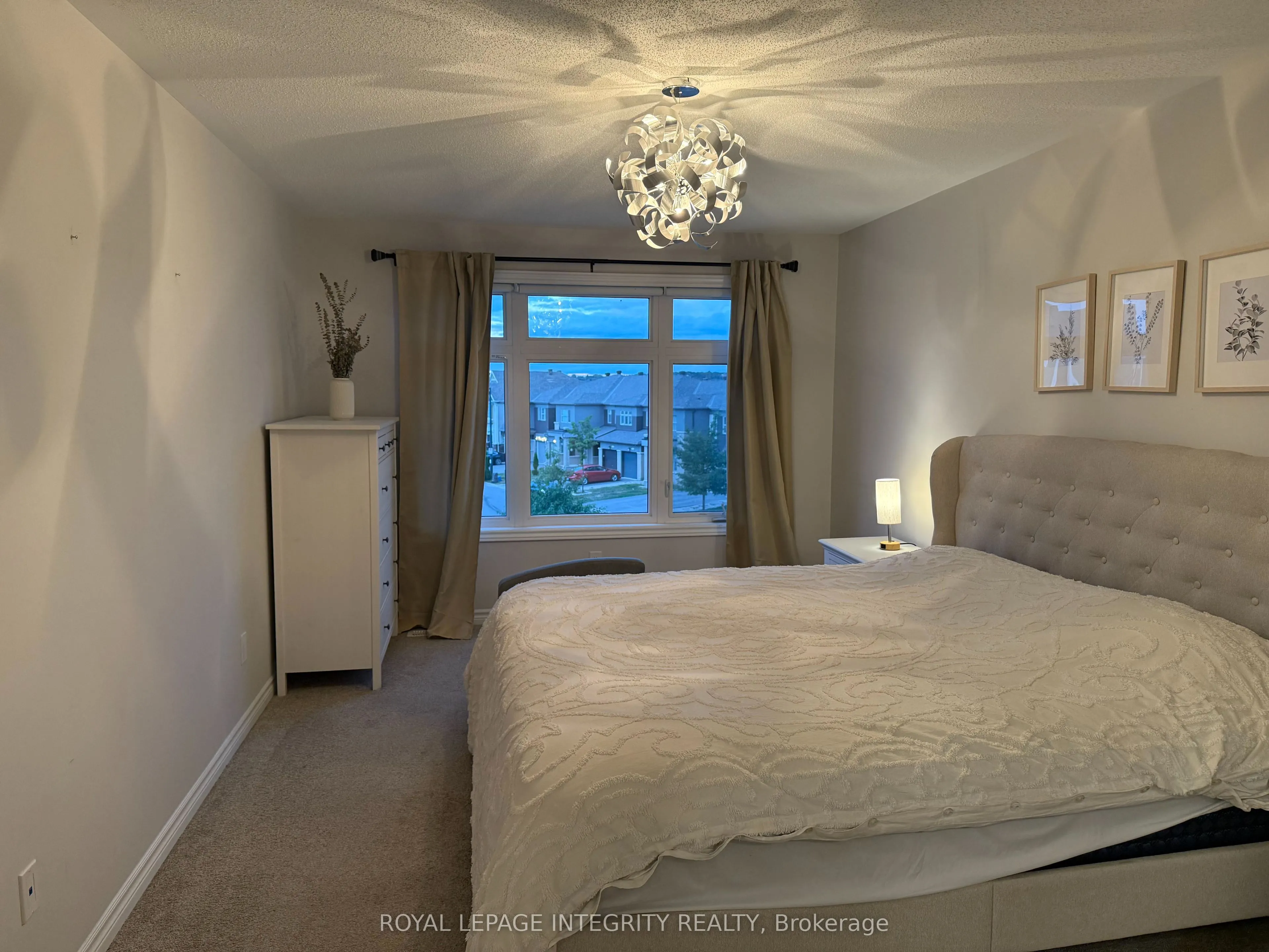 96 Feathertop Lane N