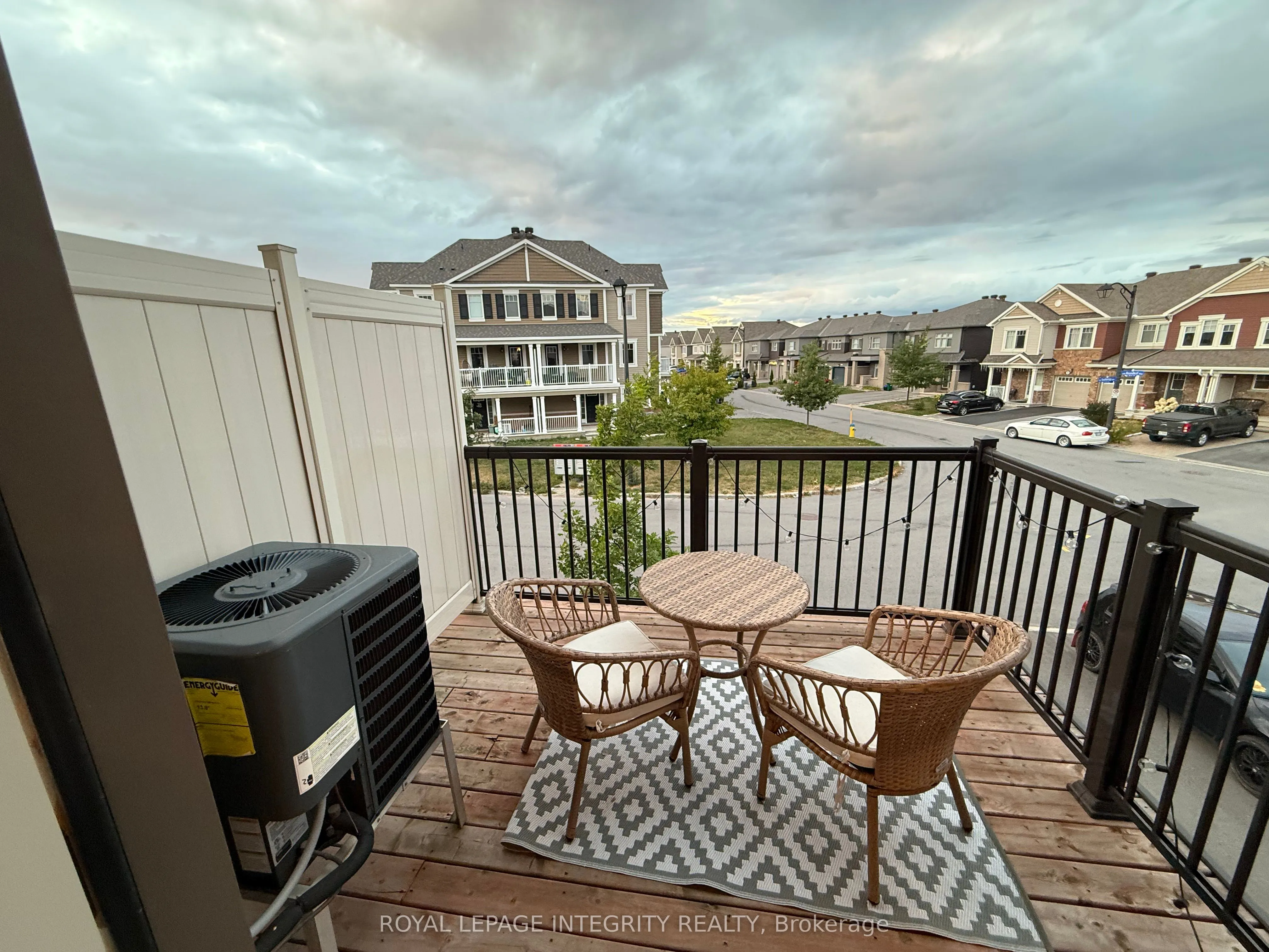 96 Feathertop Lane N