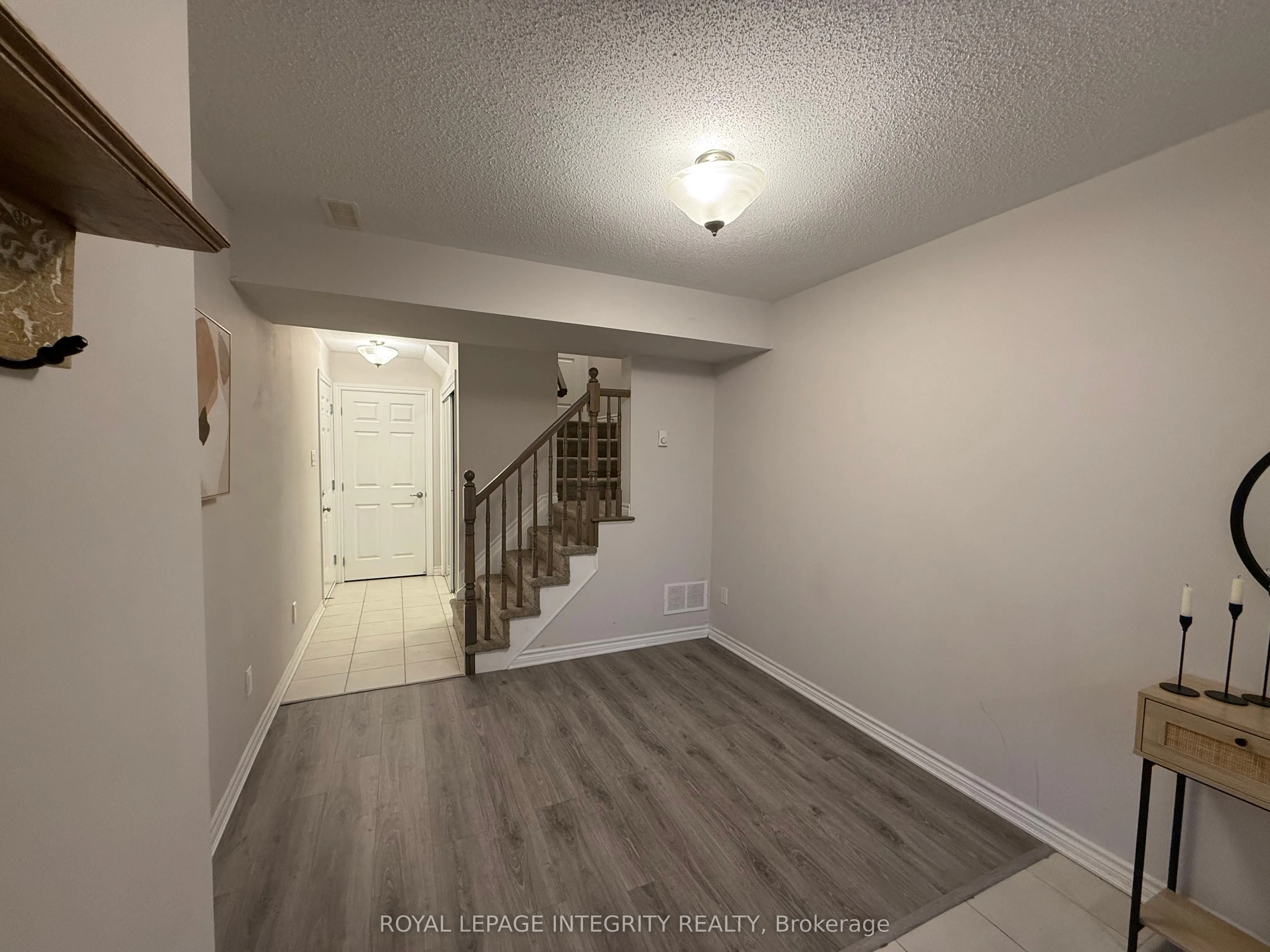 96 Feathertop Lane N