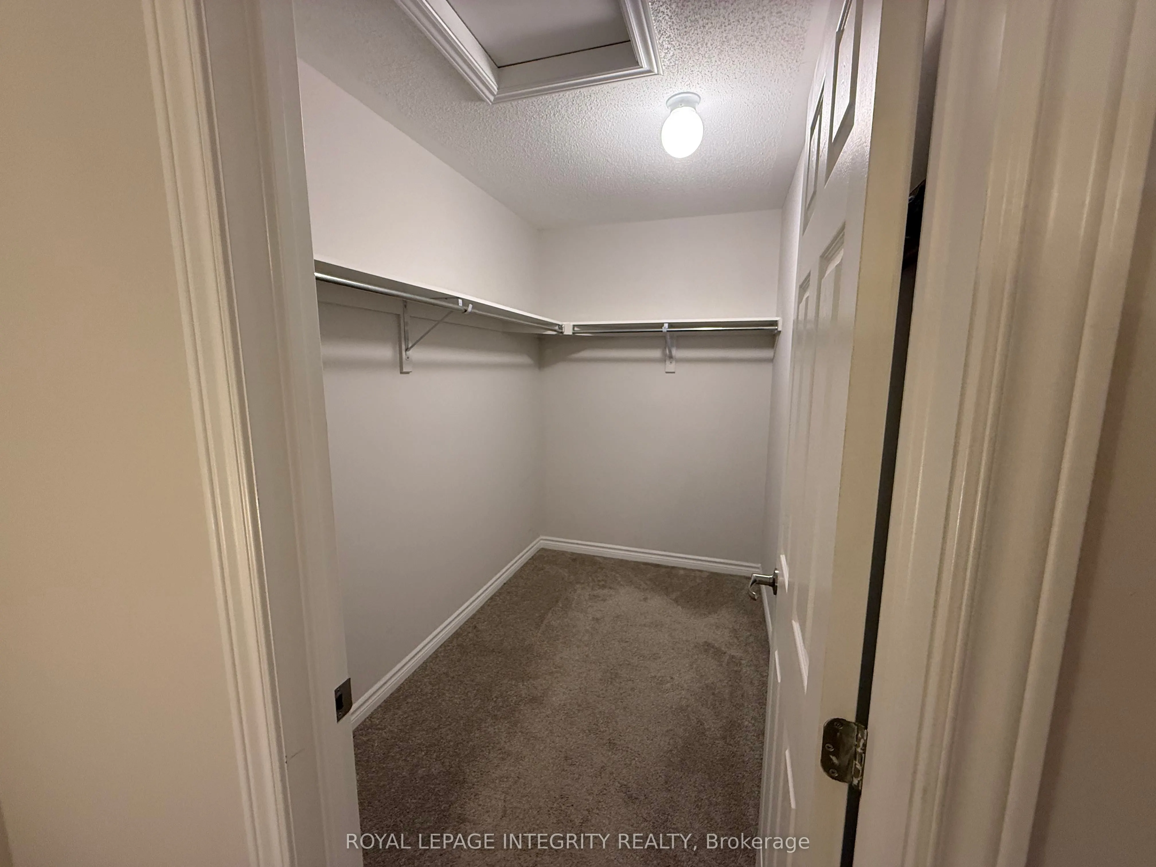96 Feathertop Lane N