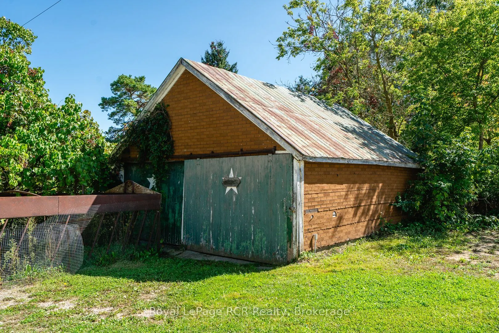 114228 Grey Road 3 Road