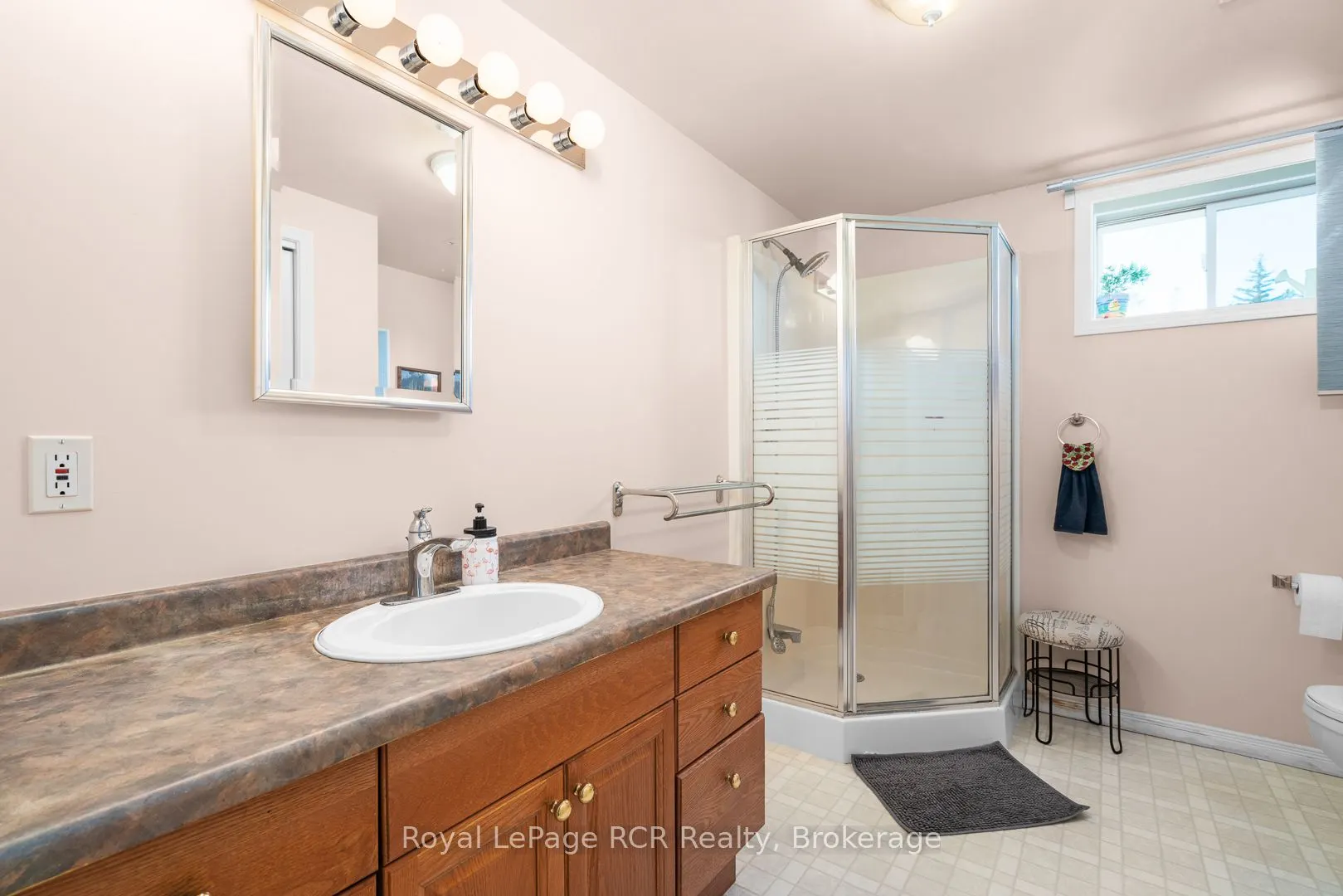 114228 Grey Road 3 Road