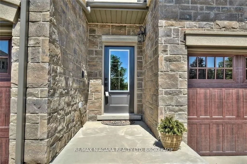 6 St. Andrews Lane S, #6