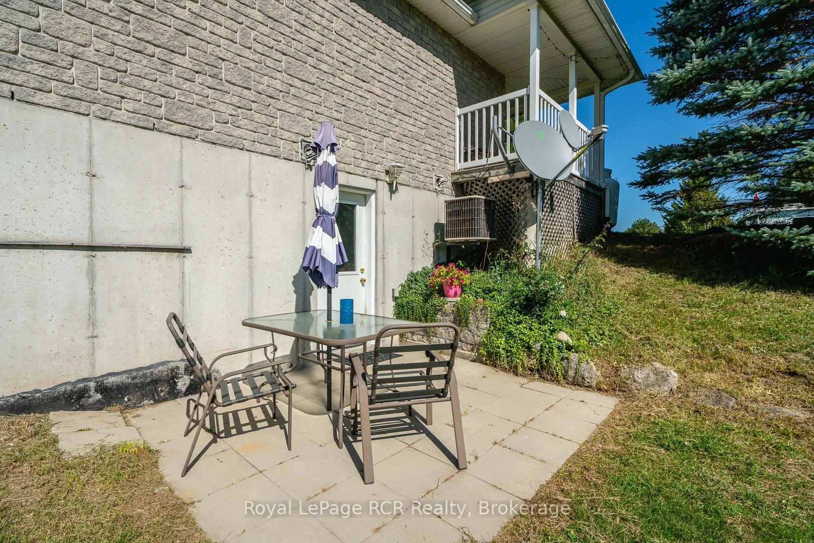 114228 Grey Road 3 Road