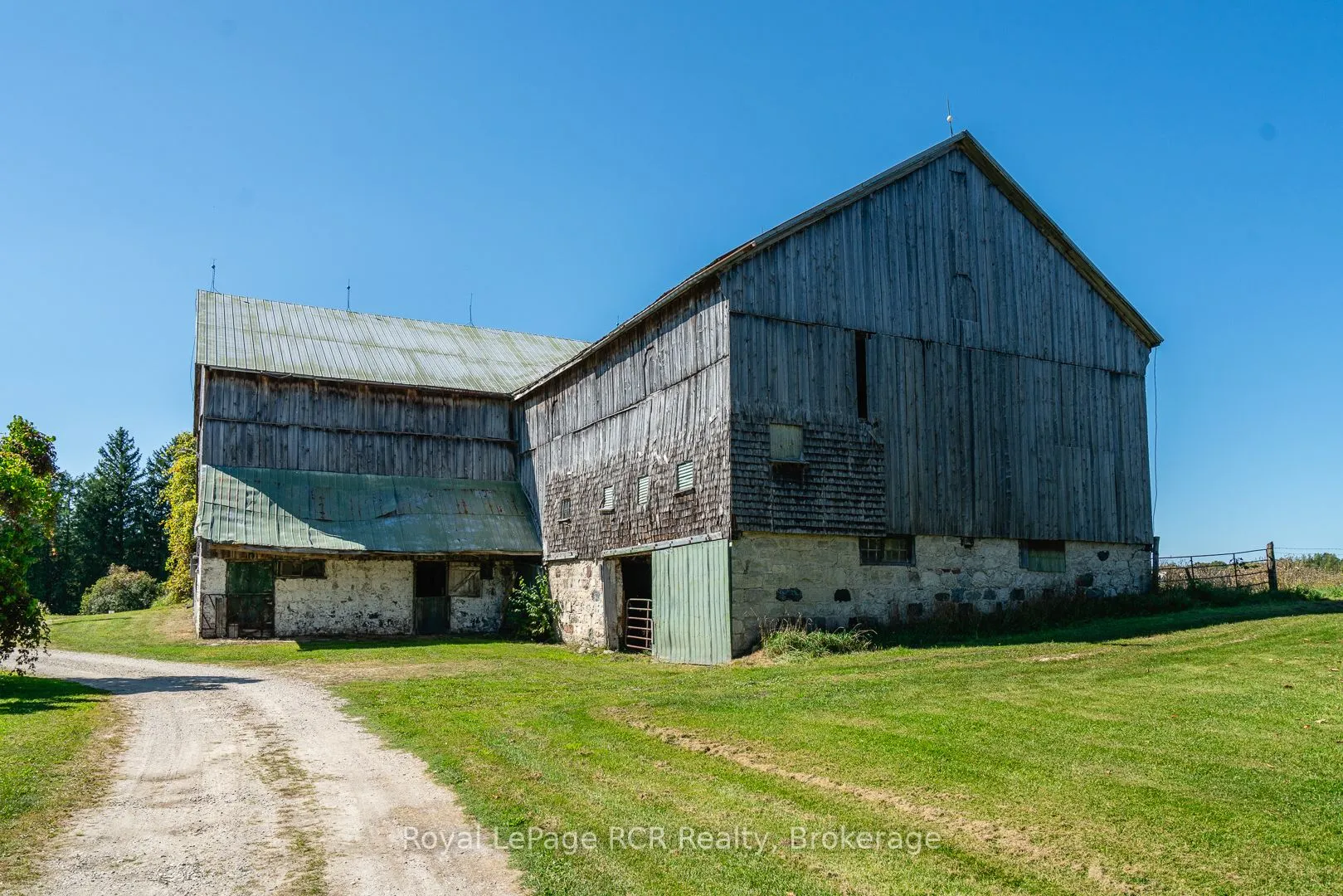 114228 Grey Road 3 Road