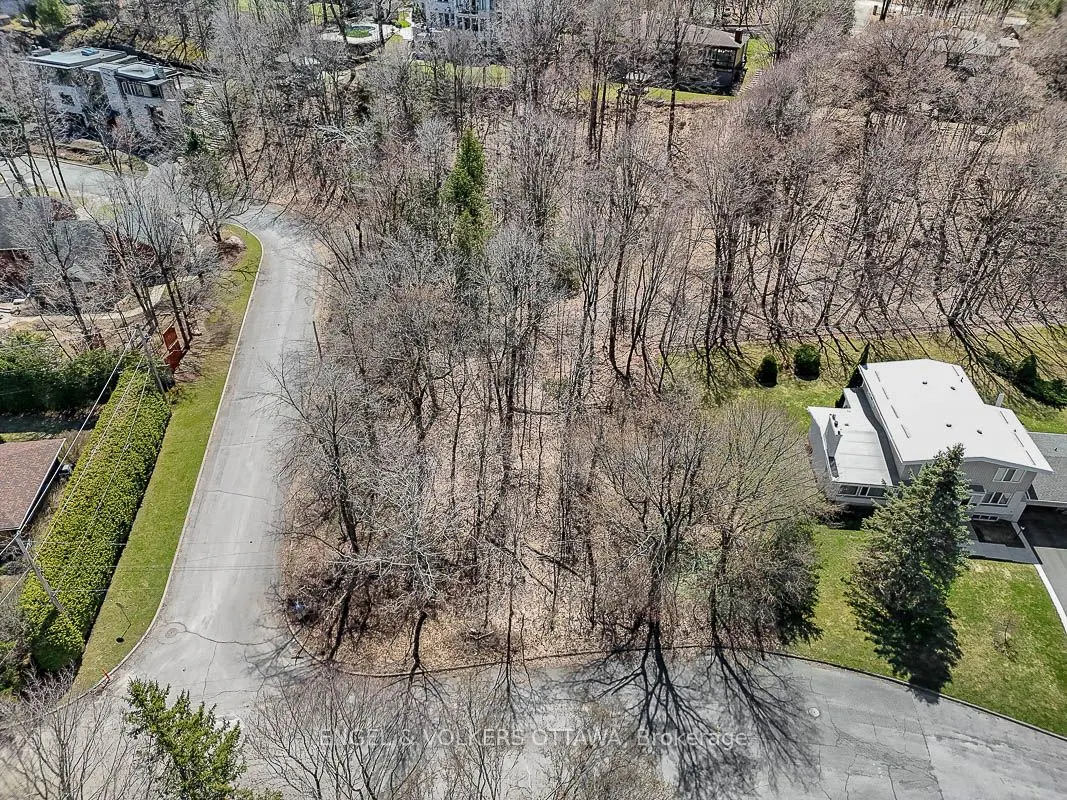 20 Robin Crescent