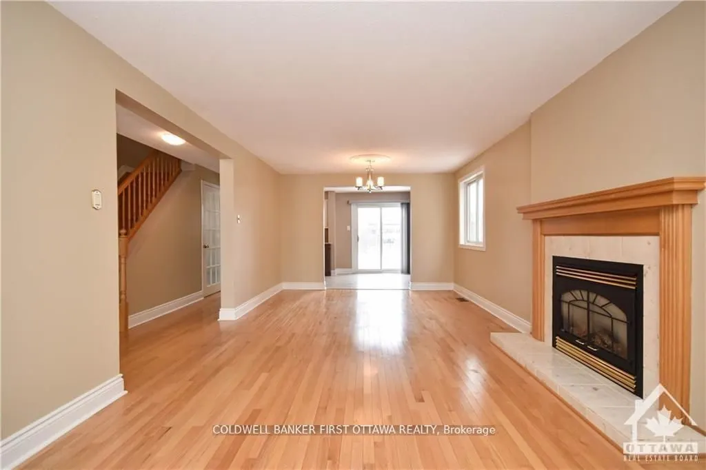 1883 DES PRAIRIES Avenue