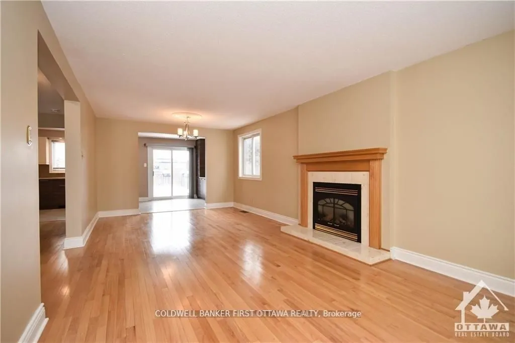1883 DES PRAIRIES Avenue