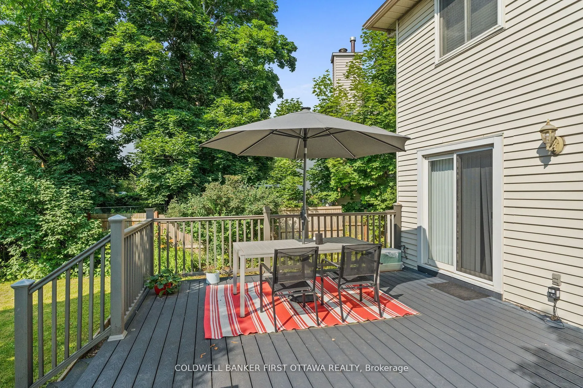 1883 DES PRAIRIES Avenue