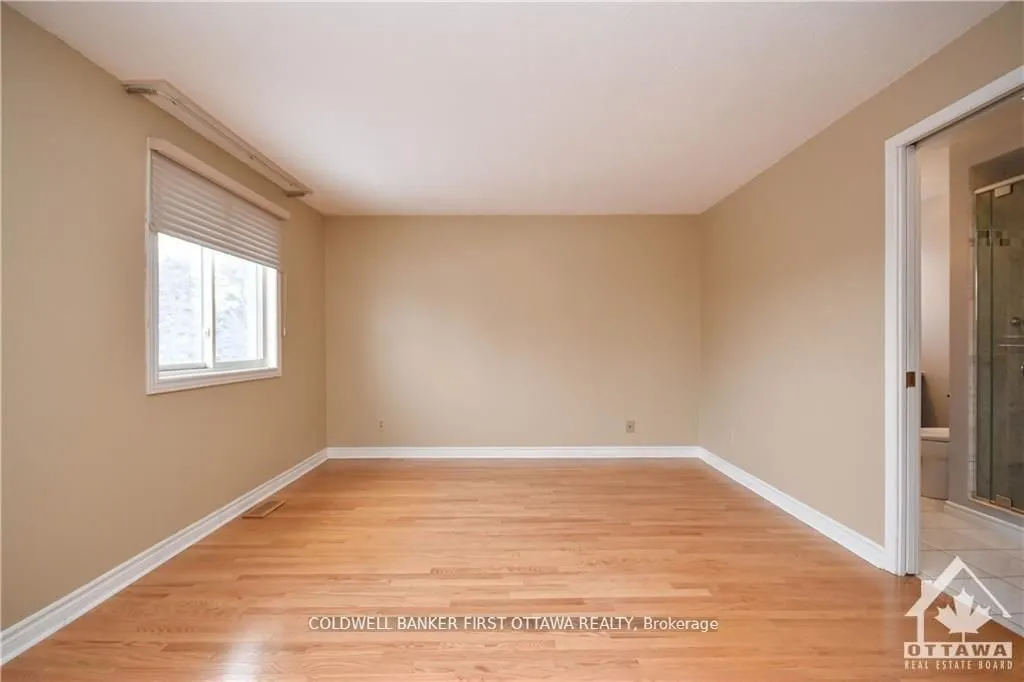1883 DES PRAIRIES Avenue
