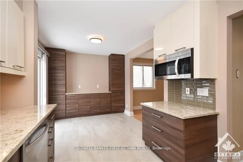 1883 DES PRAIRIES Avenue