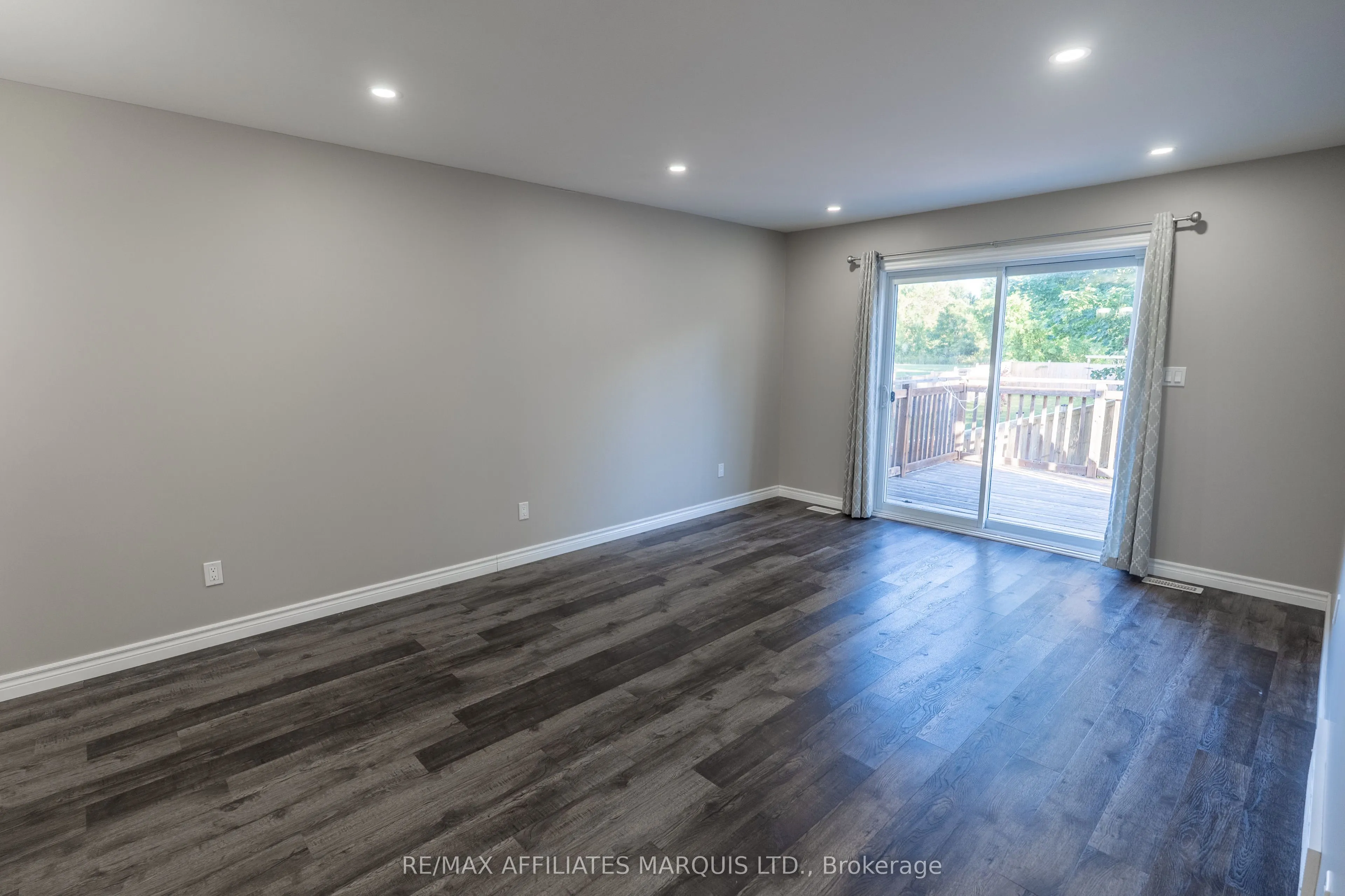 2302 Tollgate Road W