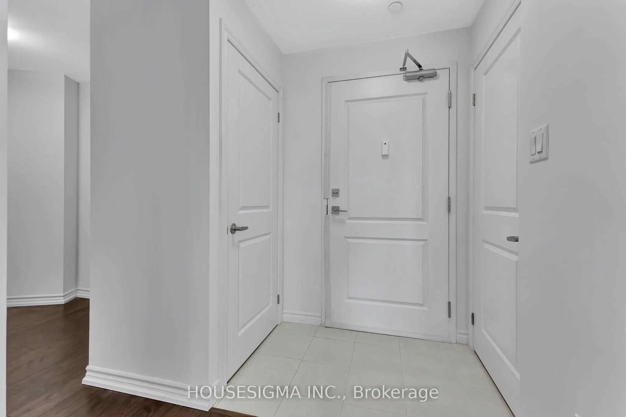 125 Shoreview Place, #322