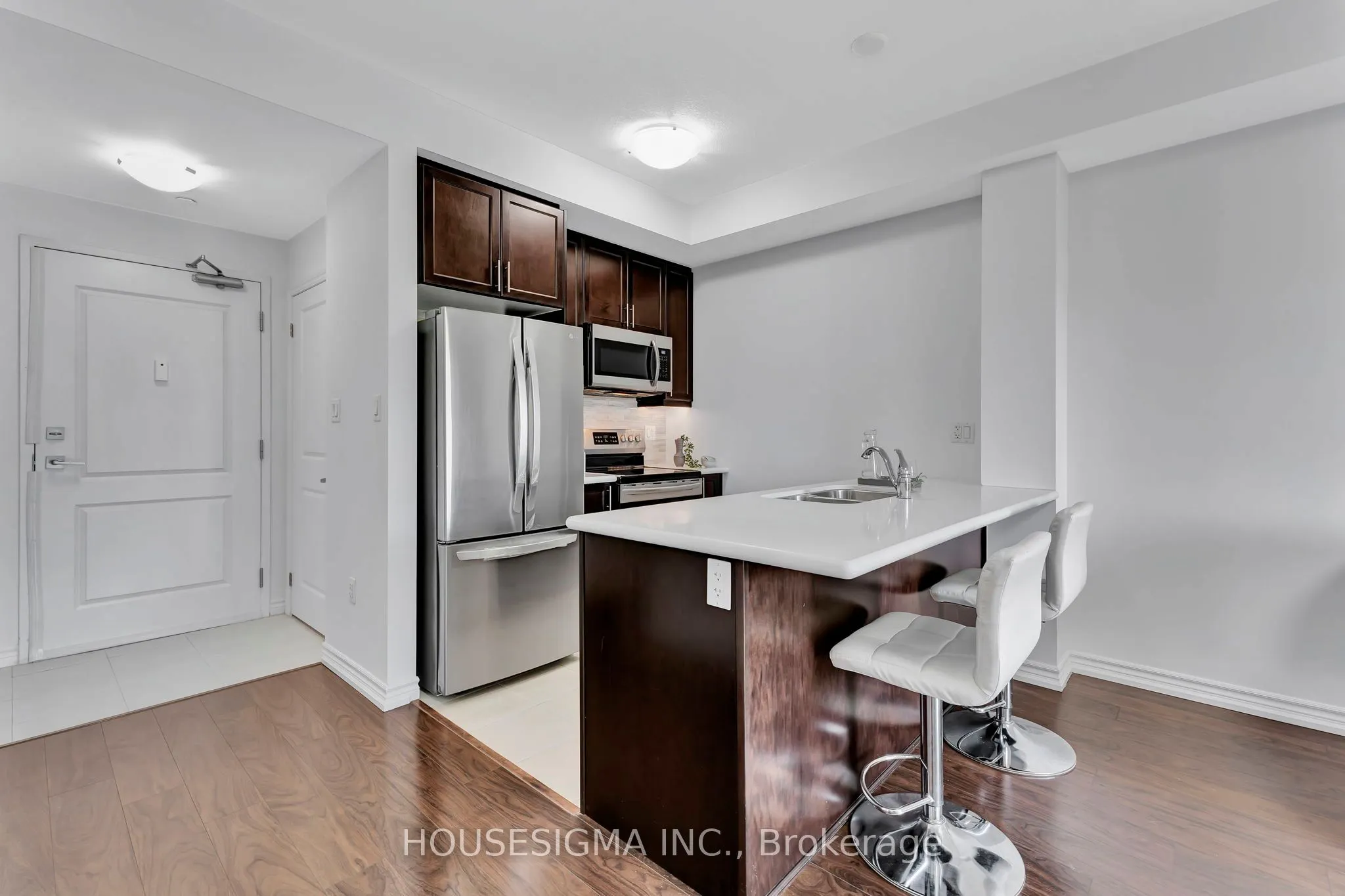 125 Shoreview Place, #322