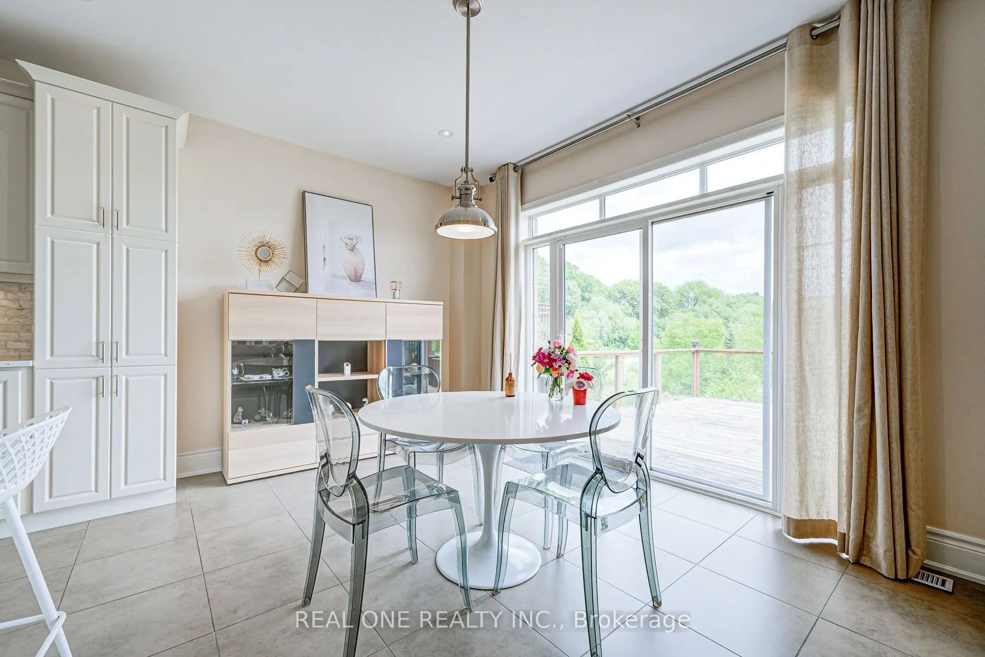 112 Sutherland Crescent