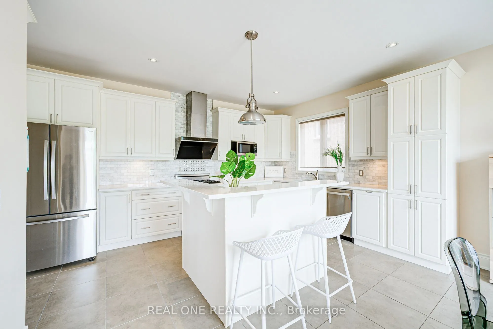 112 Sutherland Crescent