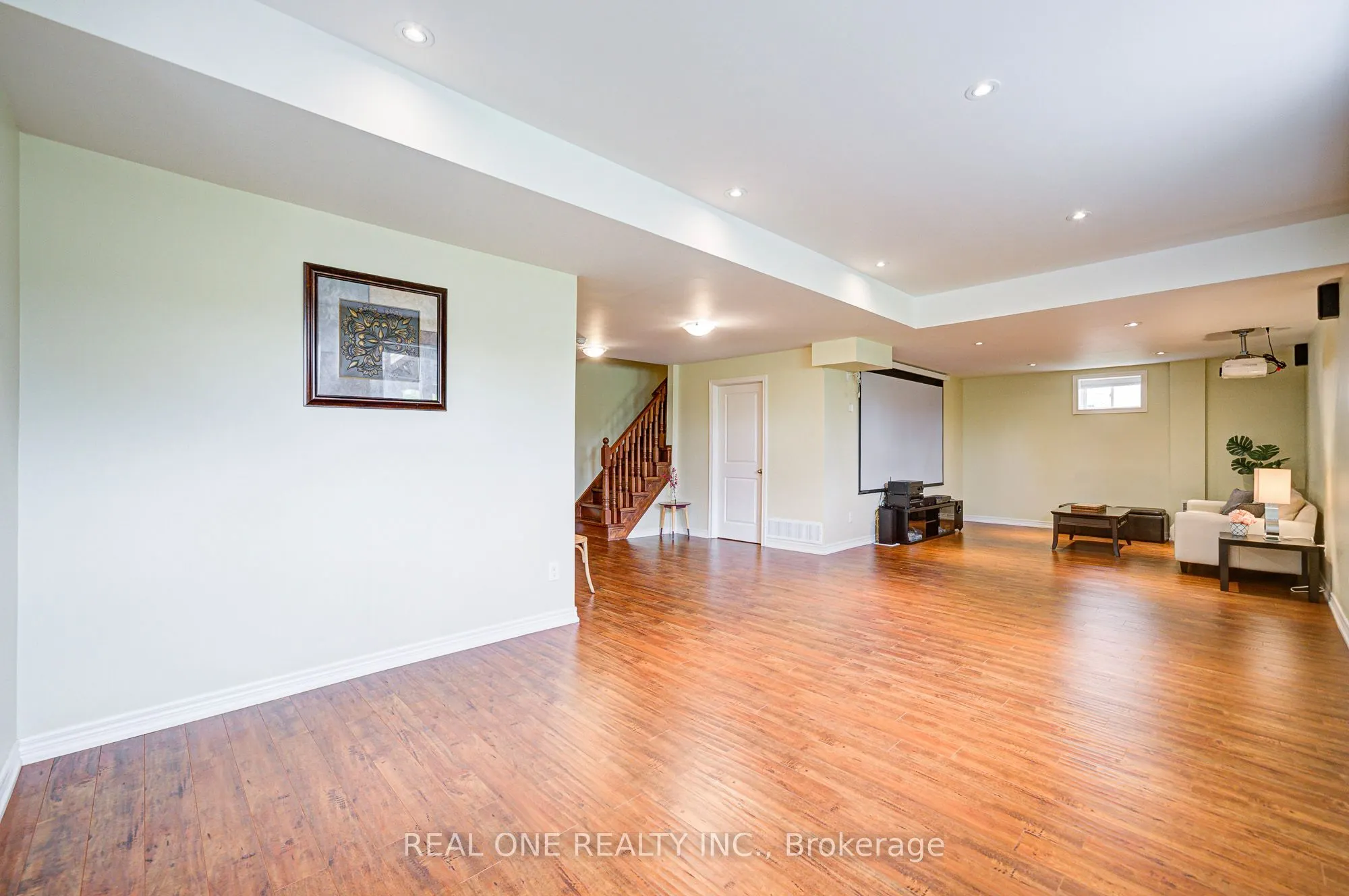 112 Sutherland Crescent