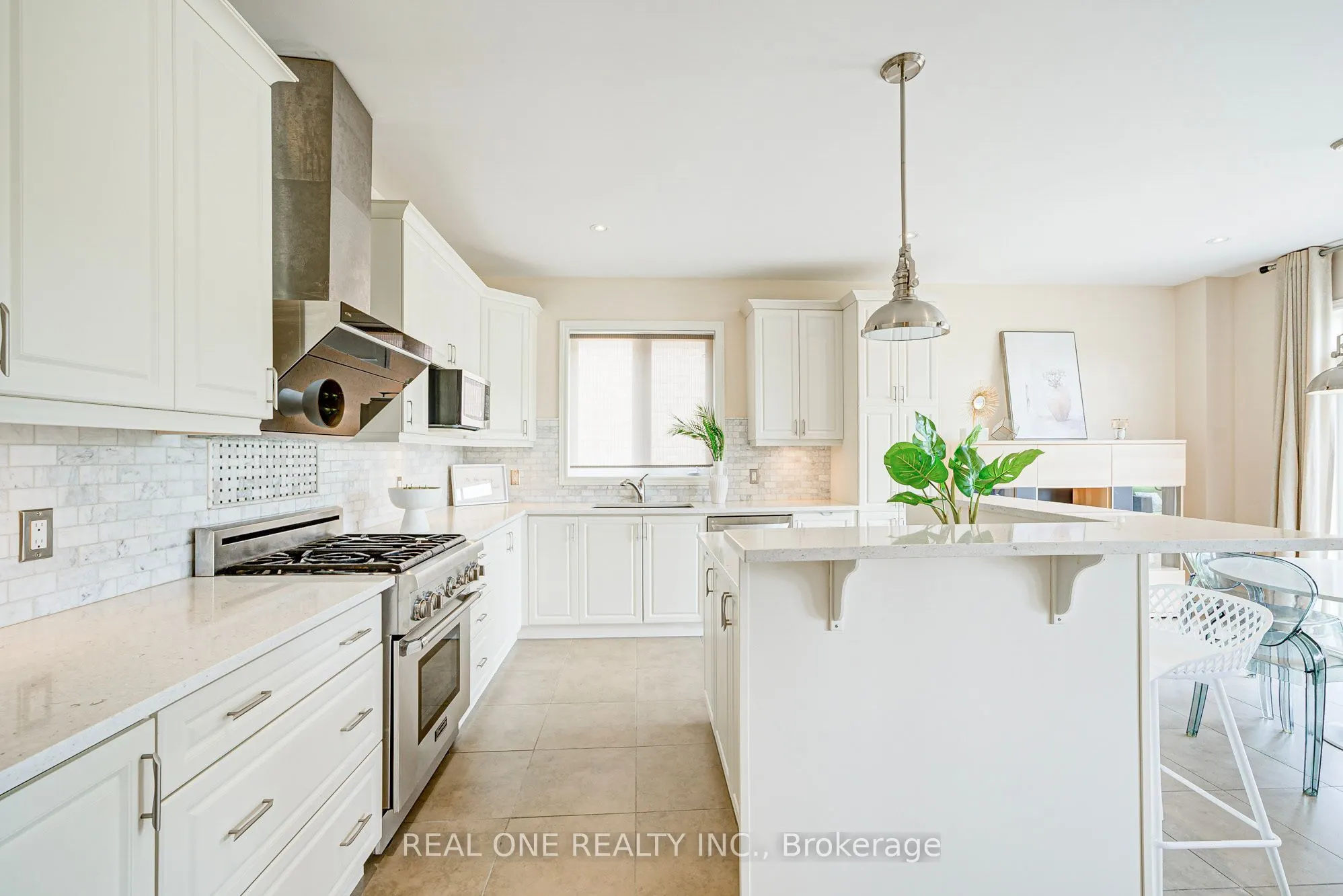 112 Sutherland Crescent