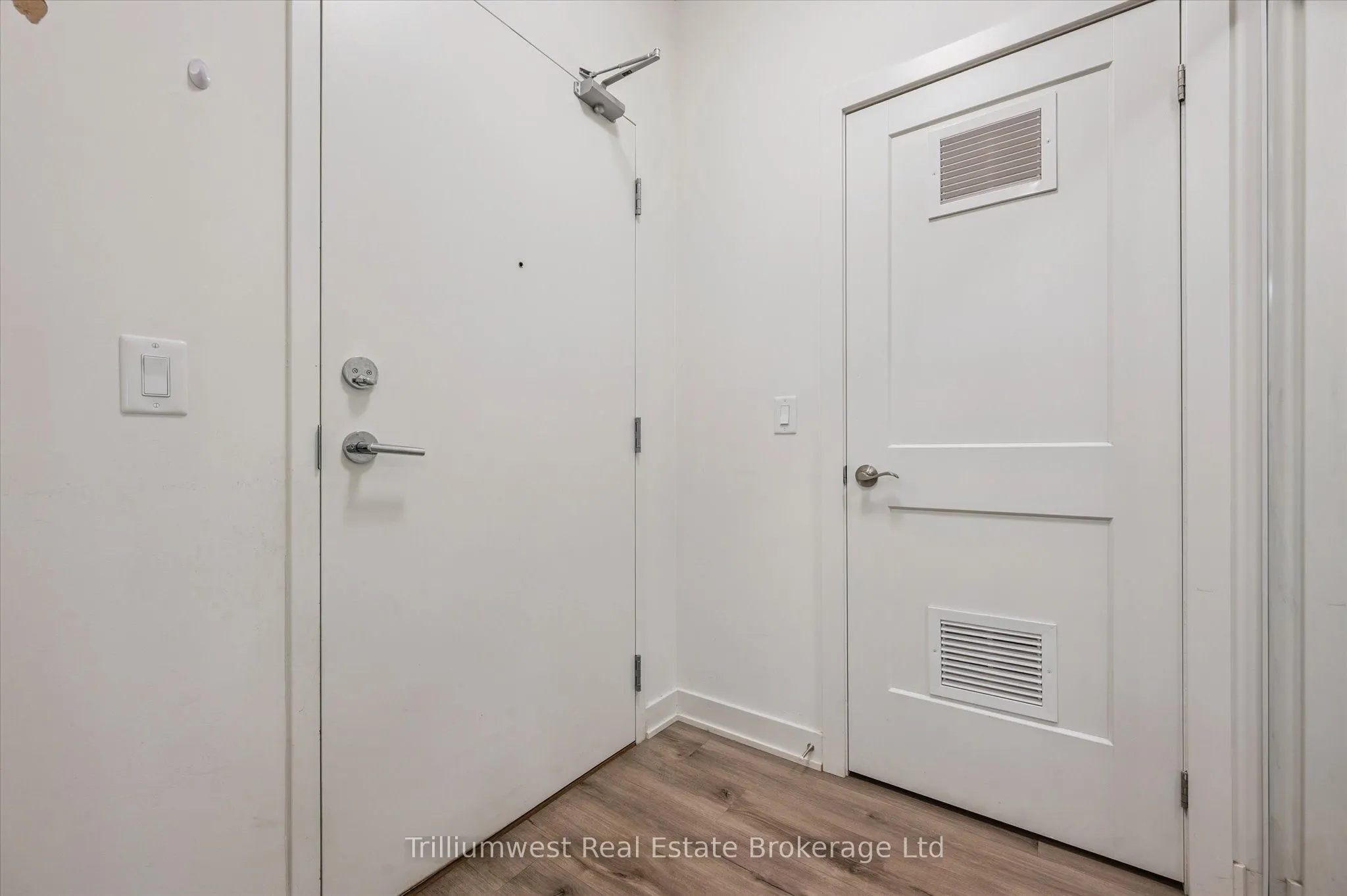 110 Fergus Avenue, #423