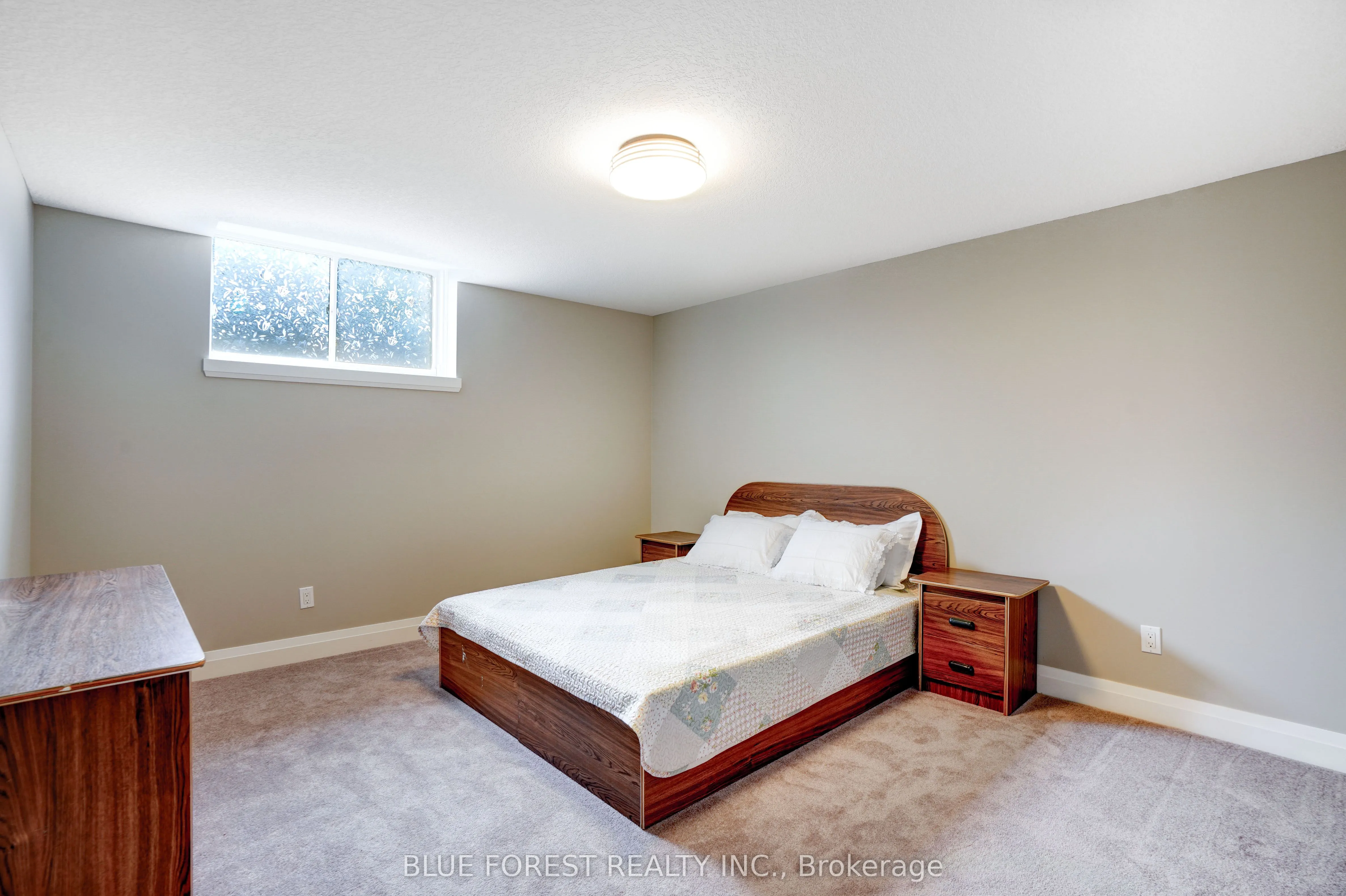 1511 NORTH WENIGE Drive