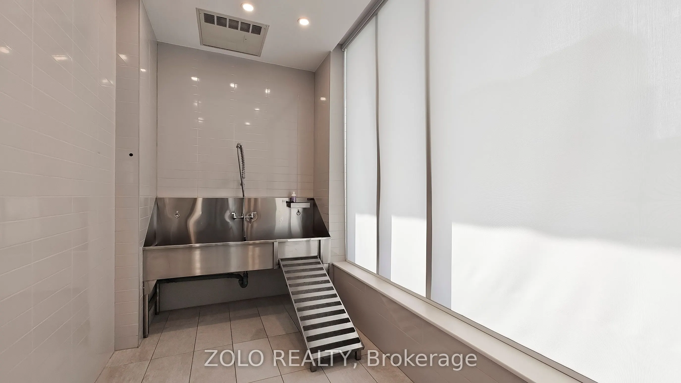 385 Winston Road N, #607