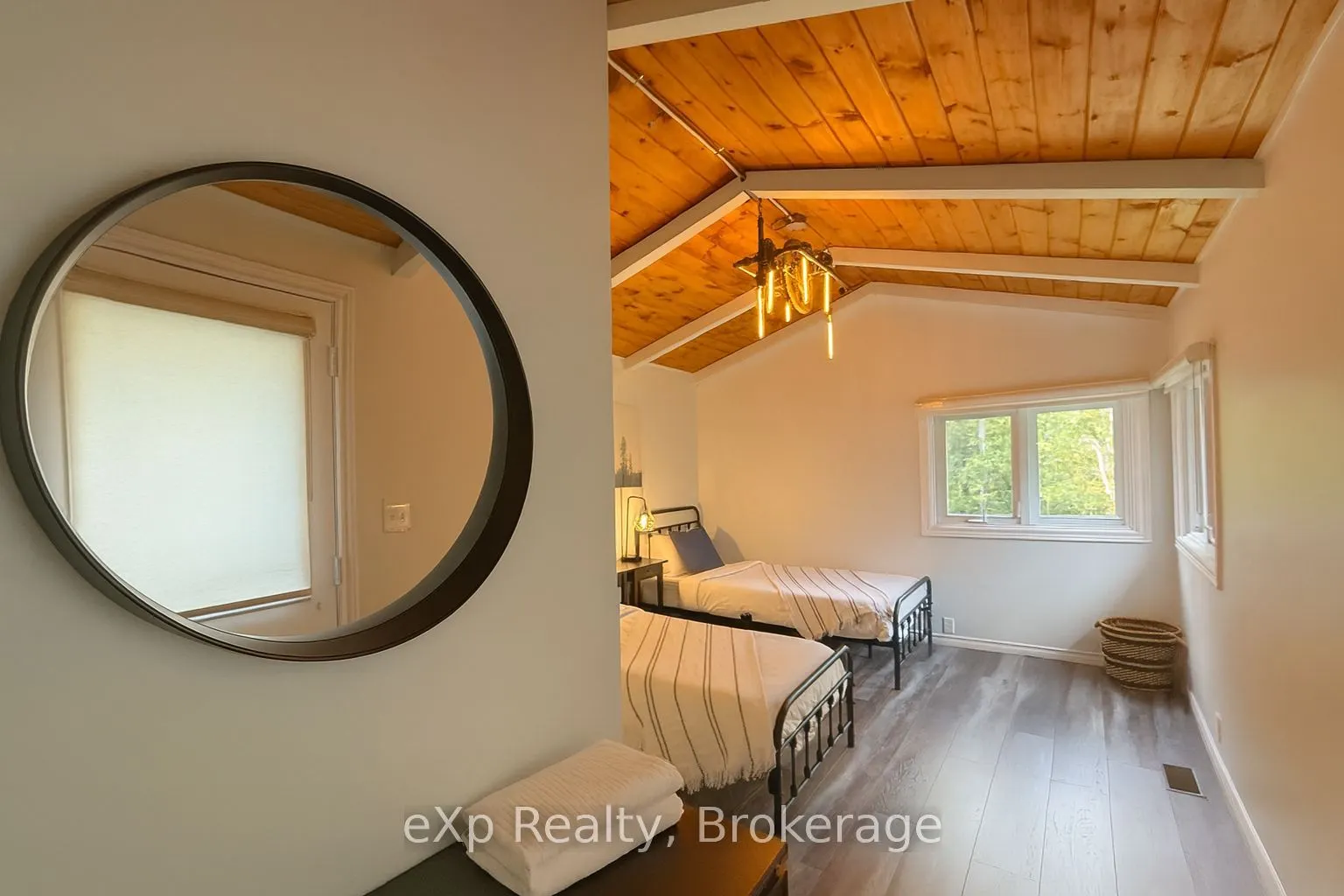 1382 Muskoka Rd 169 N
