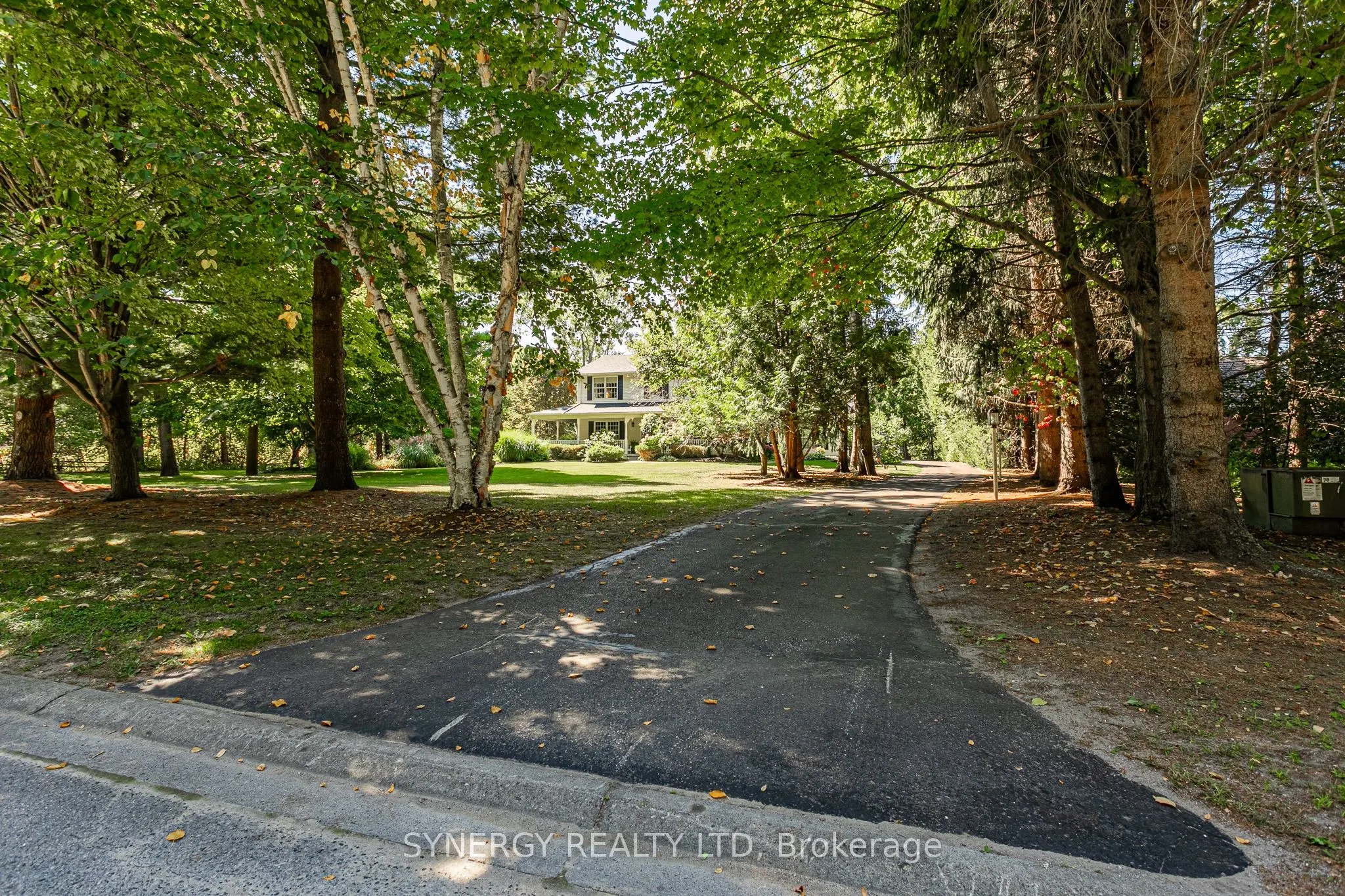 1 lansdowne park Crescent