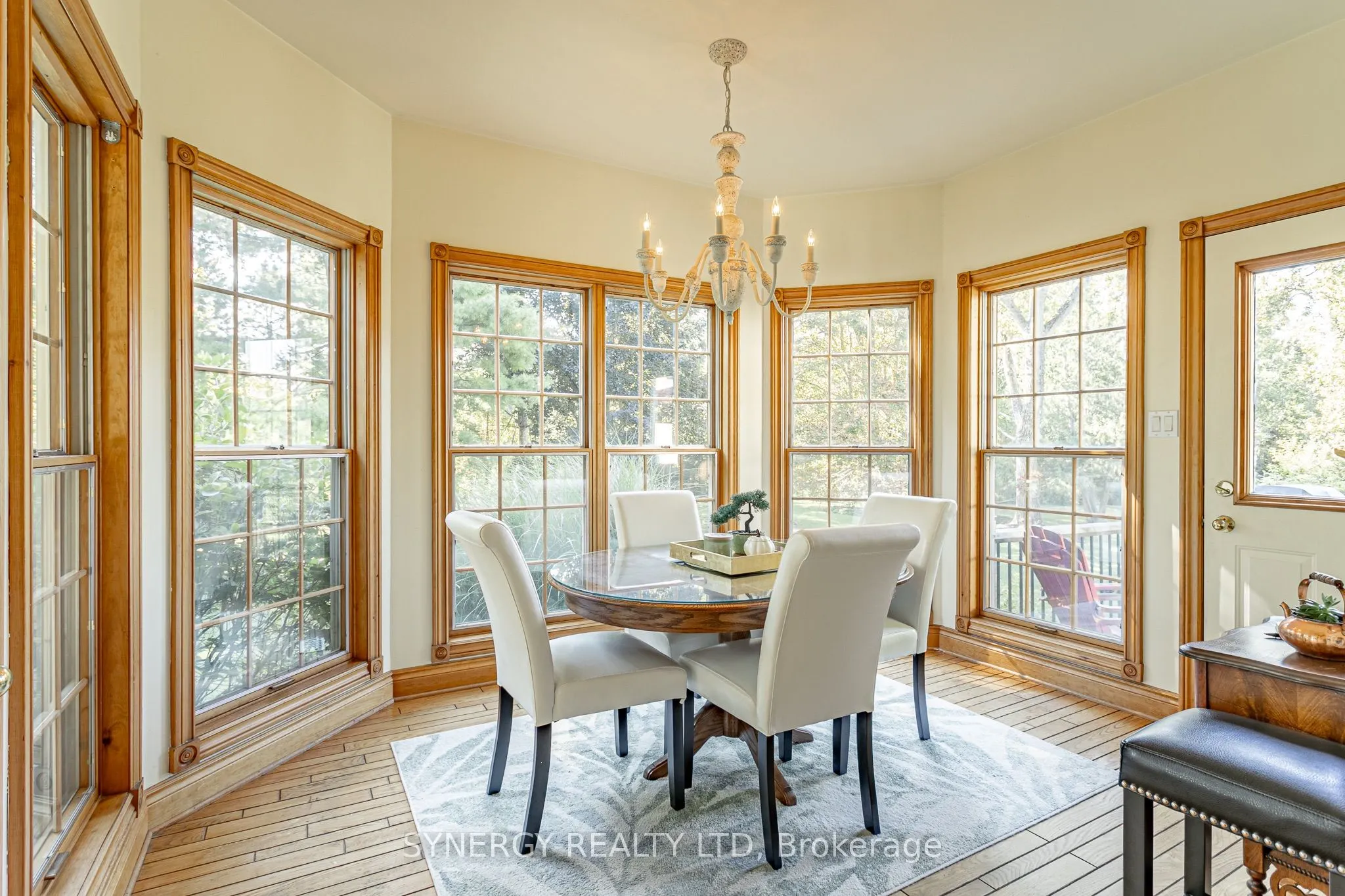 1 lansdowne park Crescent