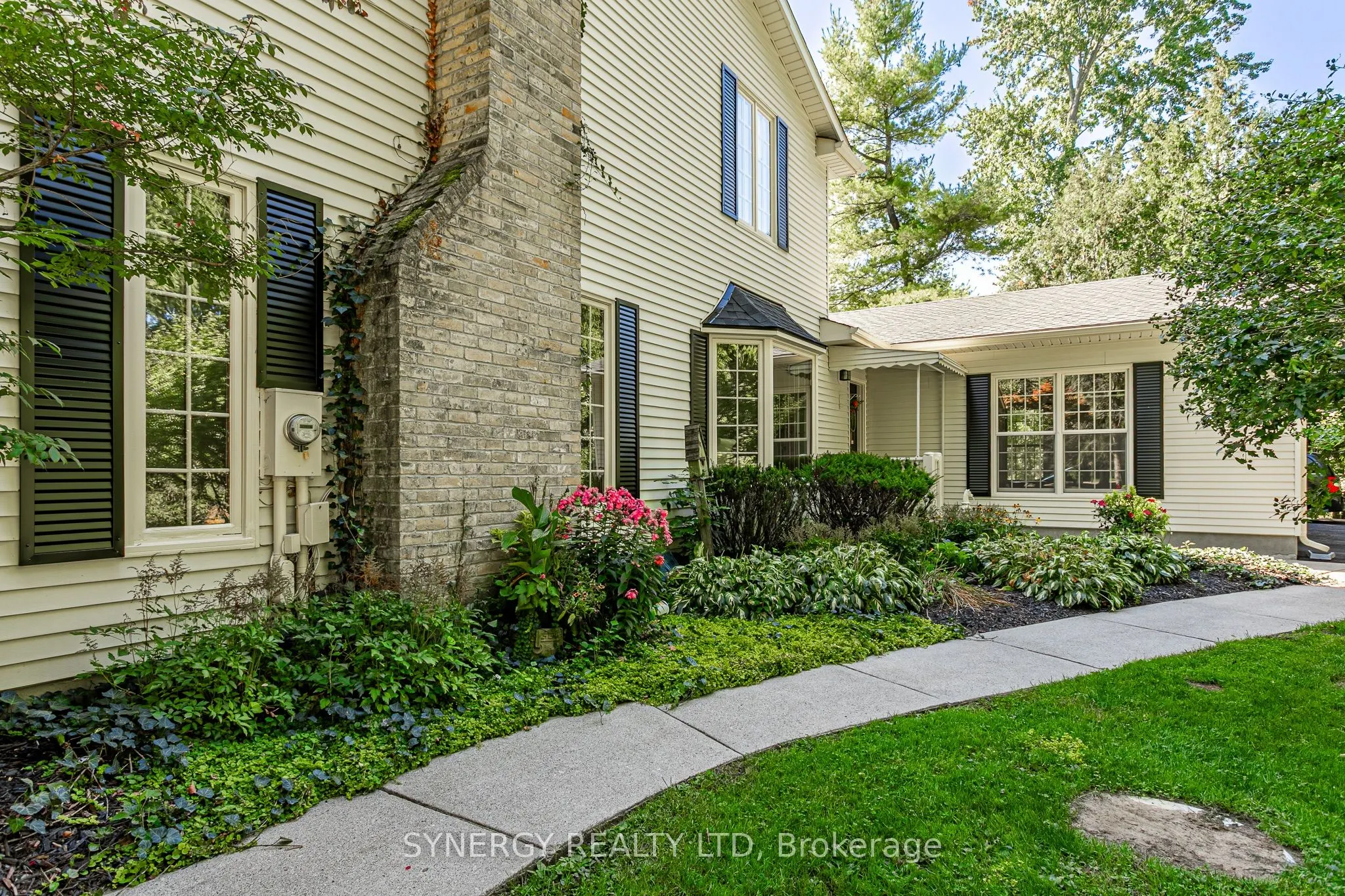 1 lansdowne park Crescent