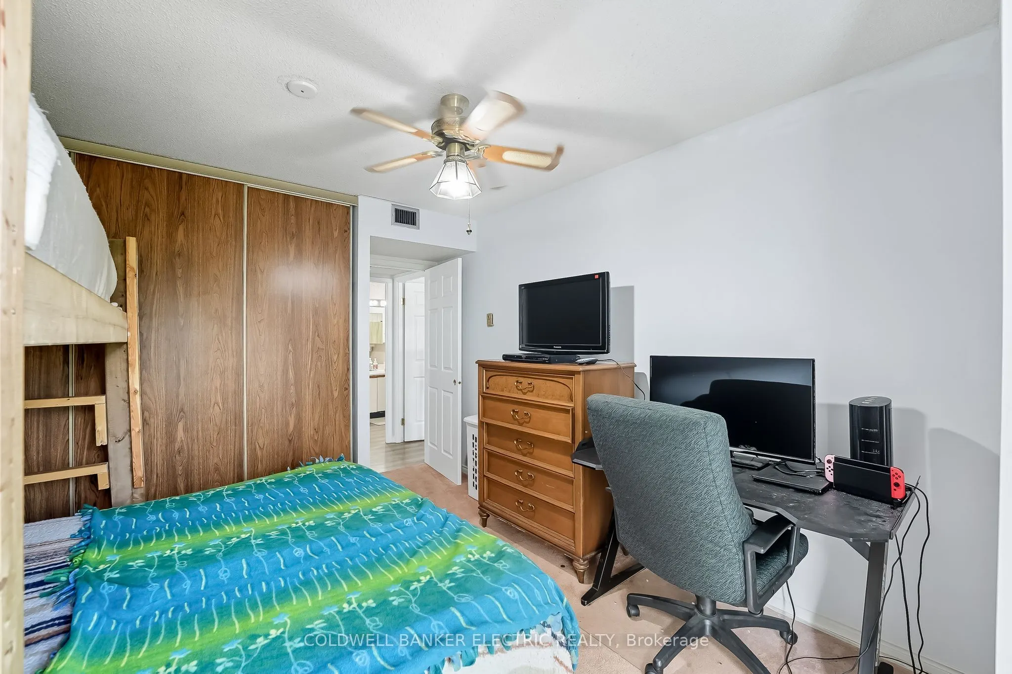1 Heritage Way, #301
