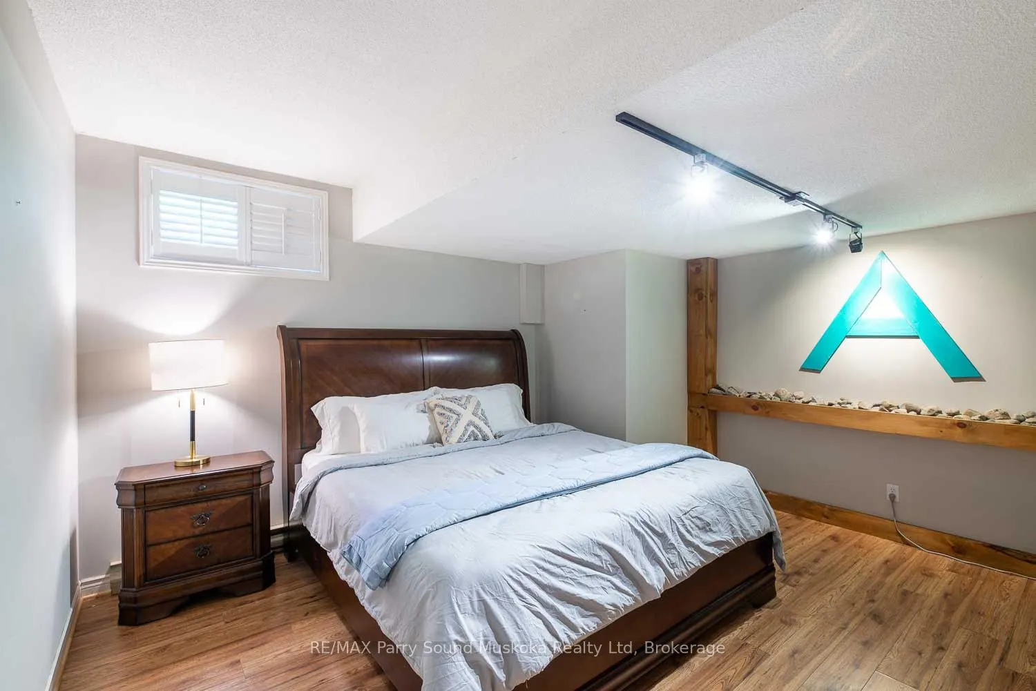 1075 Sawmill Lane