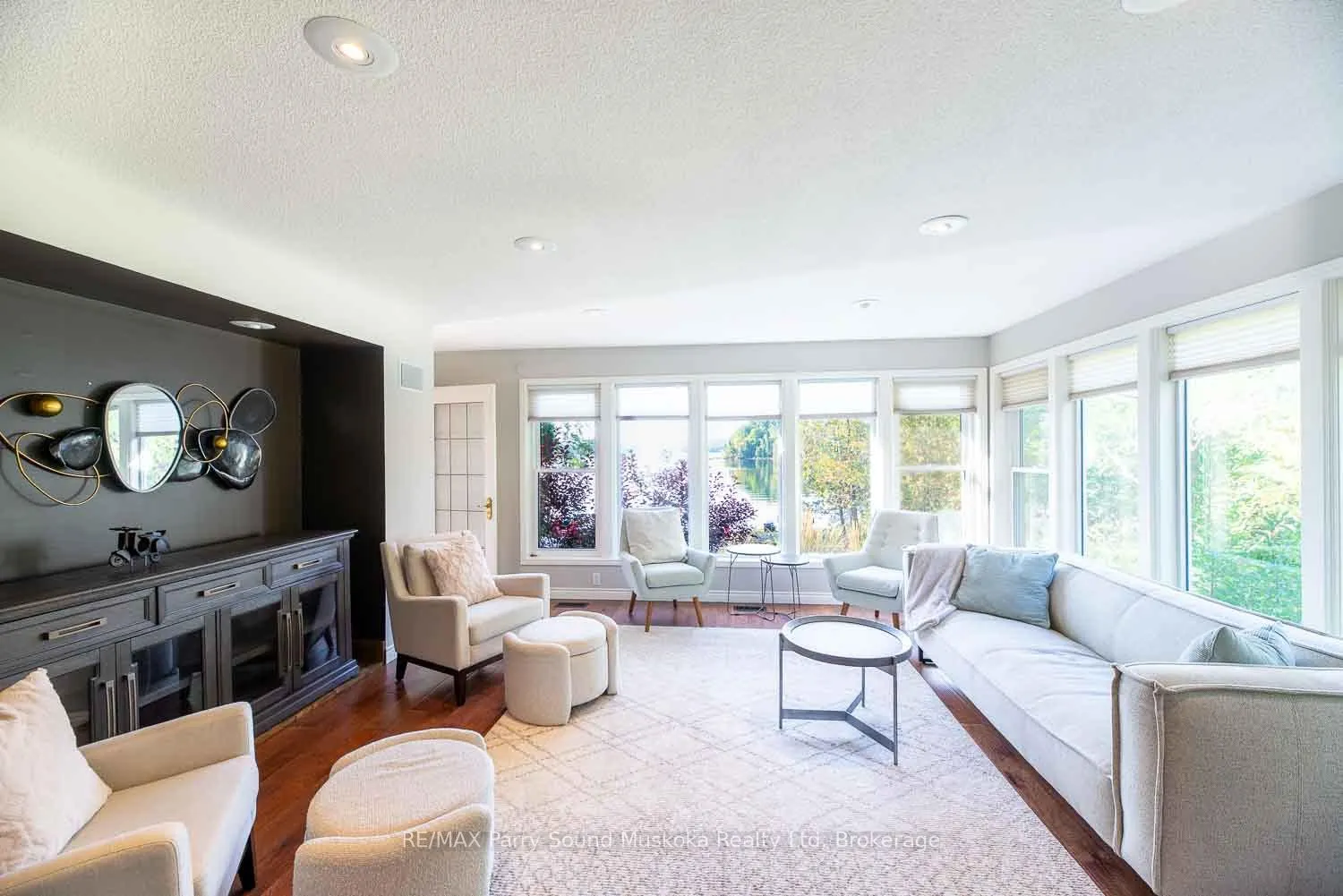 1075 Sawmill Lane