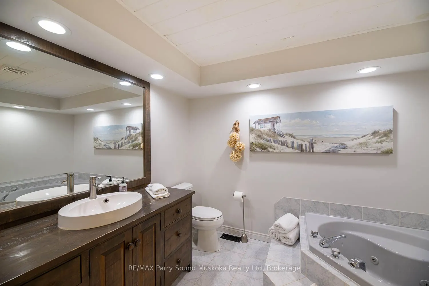 1075 Sawmill Lane