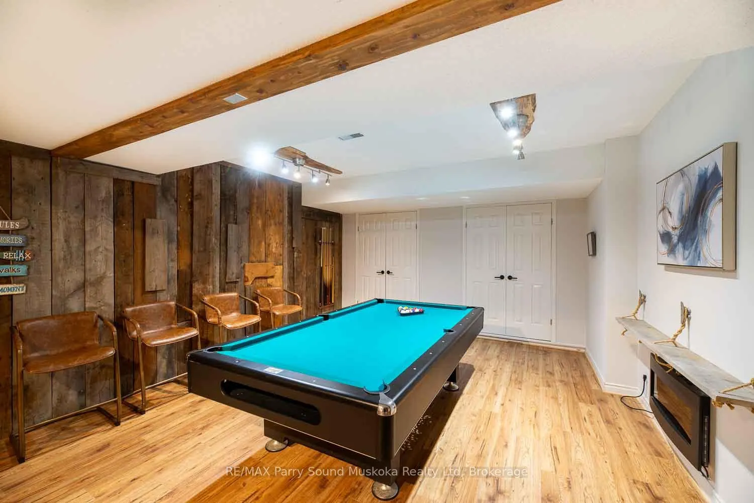 1075 Sawmill Lane