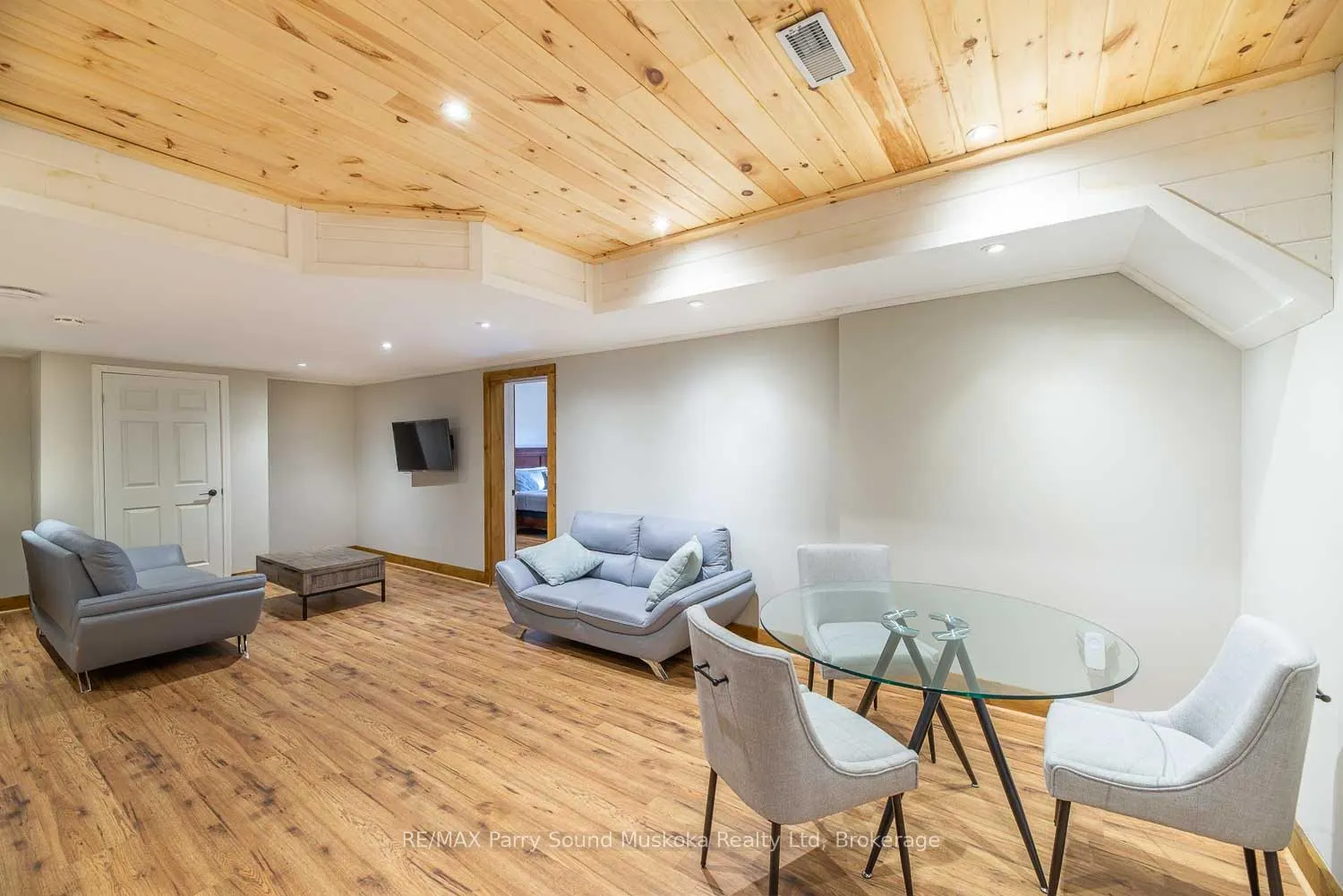 1075 Sawmill Lane