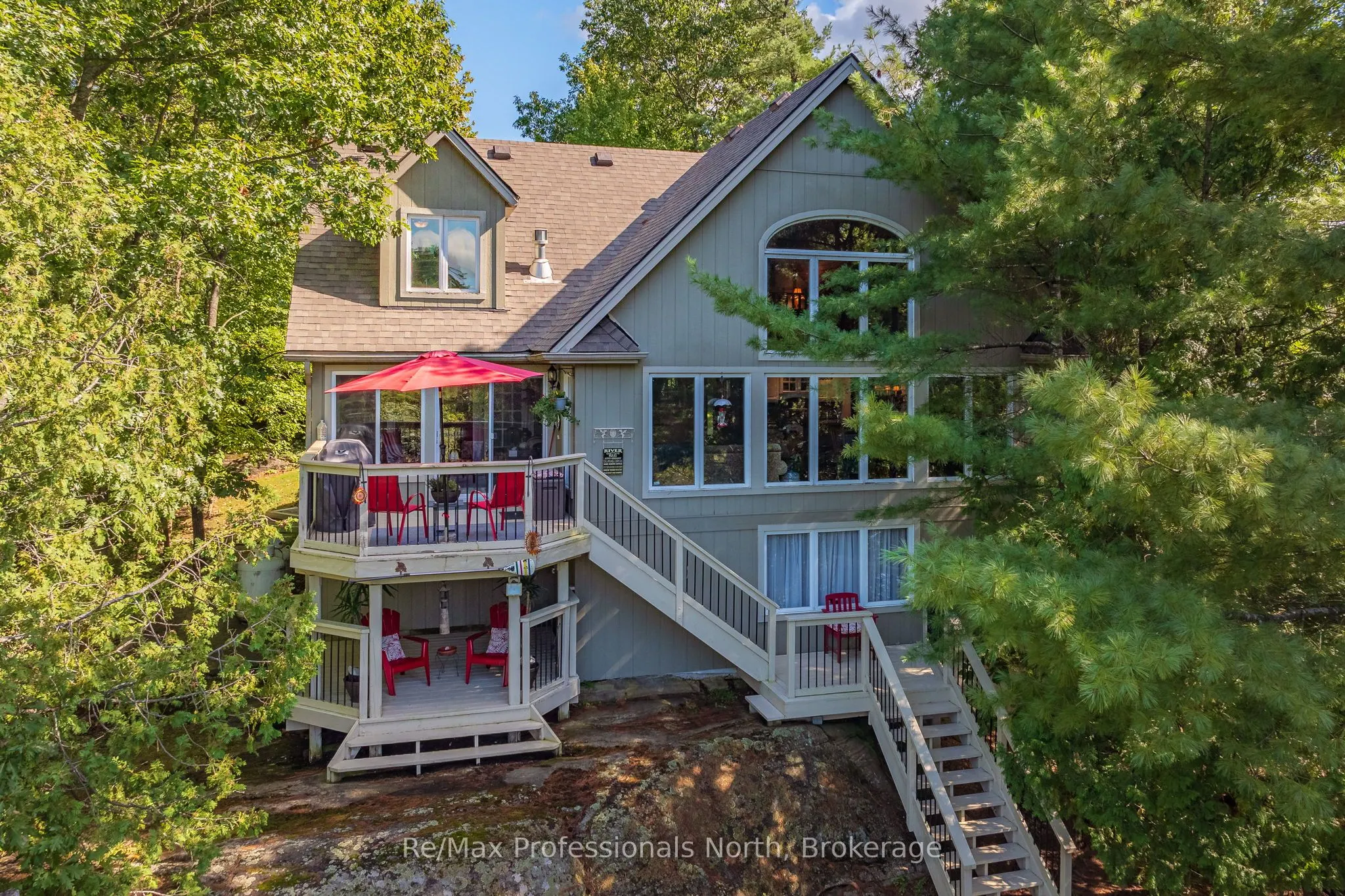 1005 Laidlaw Avenue