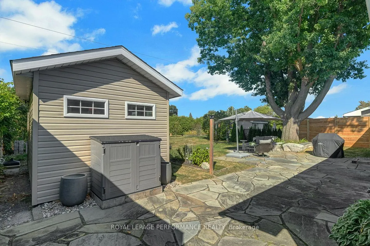 3 Parkland Crescent