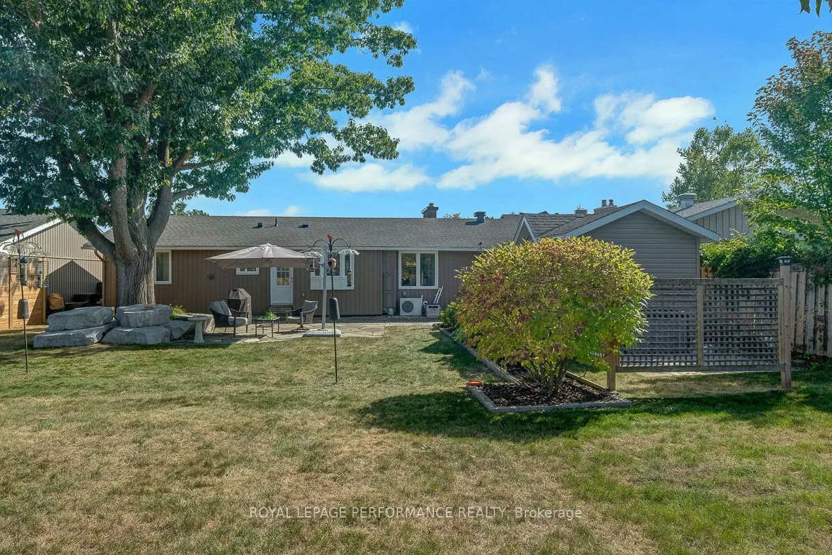 3 Parkland Crescent