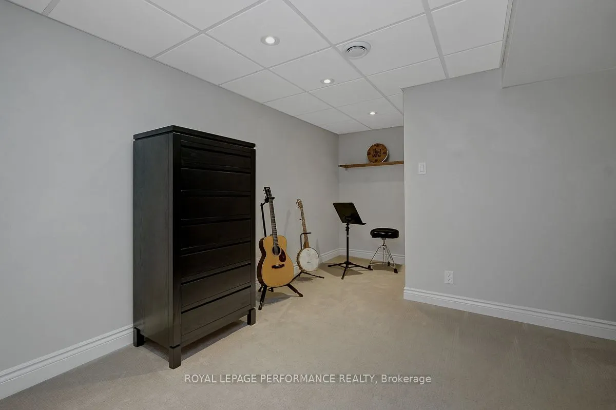 3 Parkland Crescent