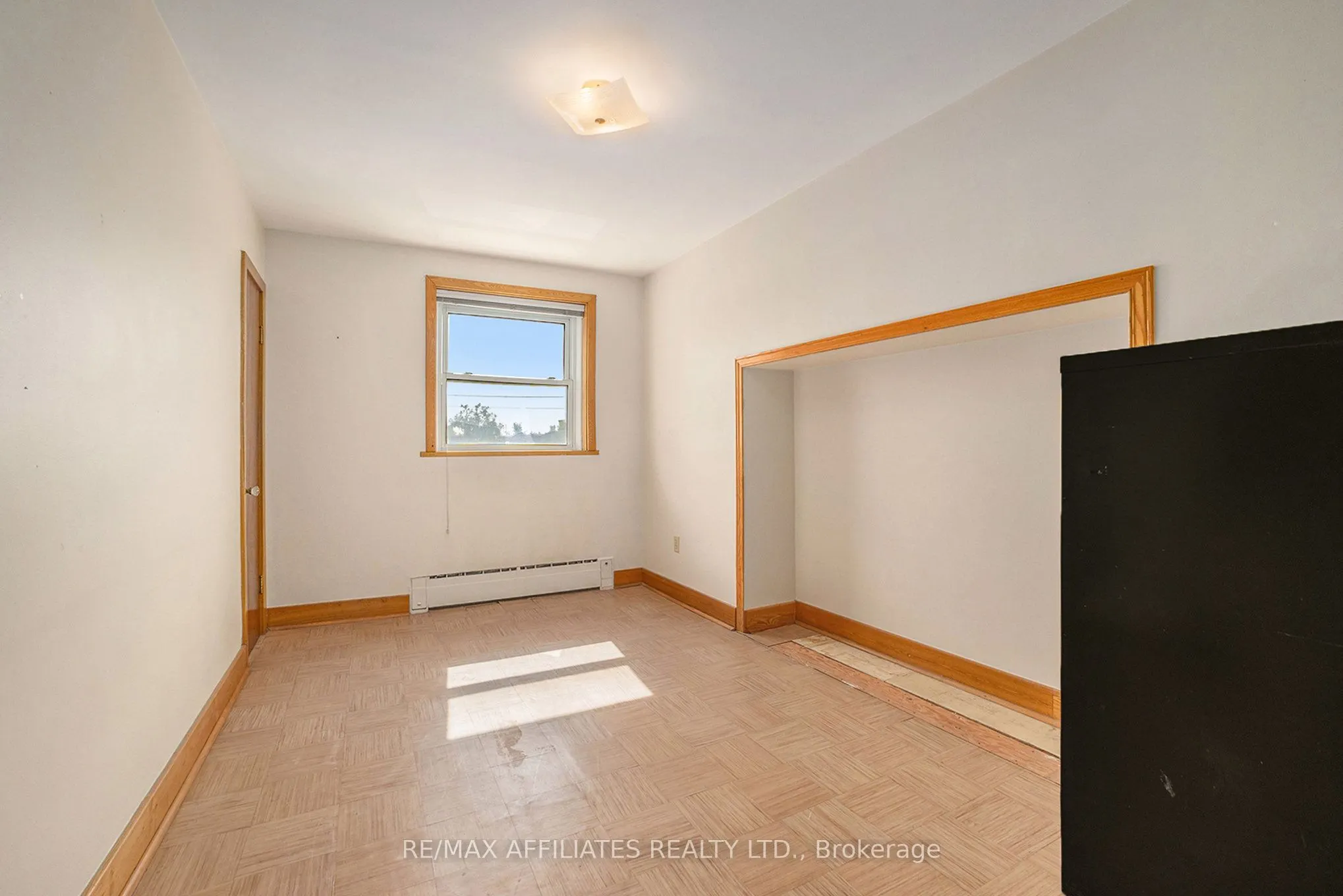 21 Wilson Street W, #Apt 1