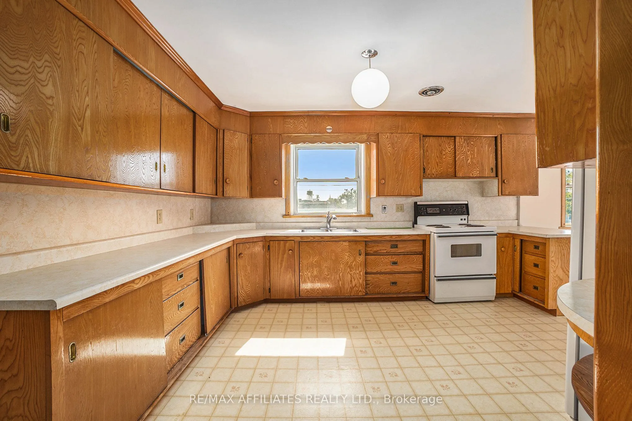 21 Wilson Street W, #Apt 1