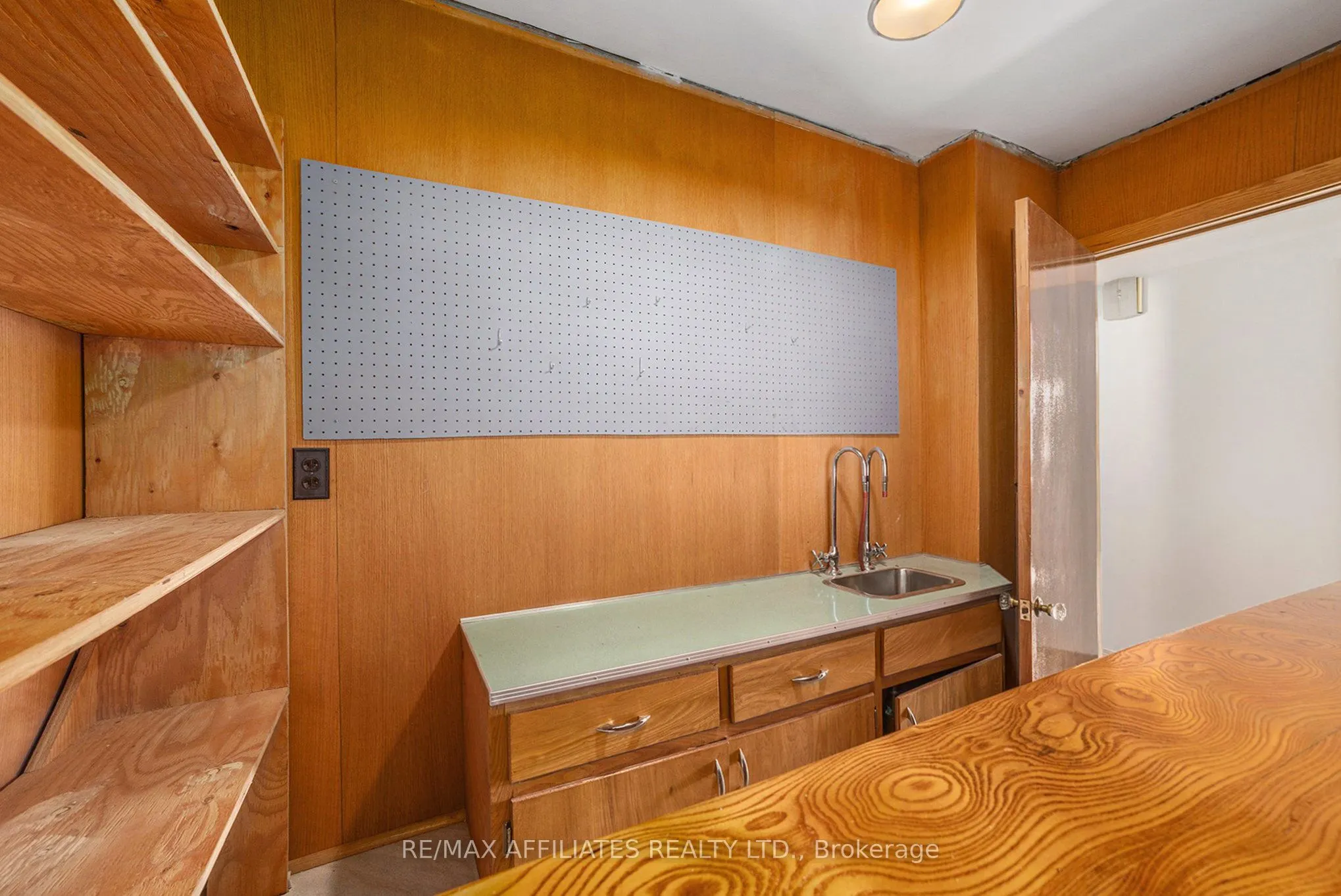 21 Wilson Street W, #Apt 1